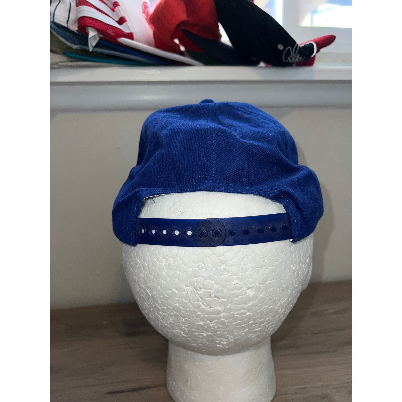 Warner Bros 1997 Looney Tunes Stamp Collection Bugs Tweety Blue Hat VTG Size ONE SIZE - 5 Thumbnail