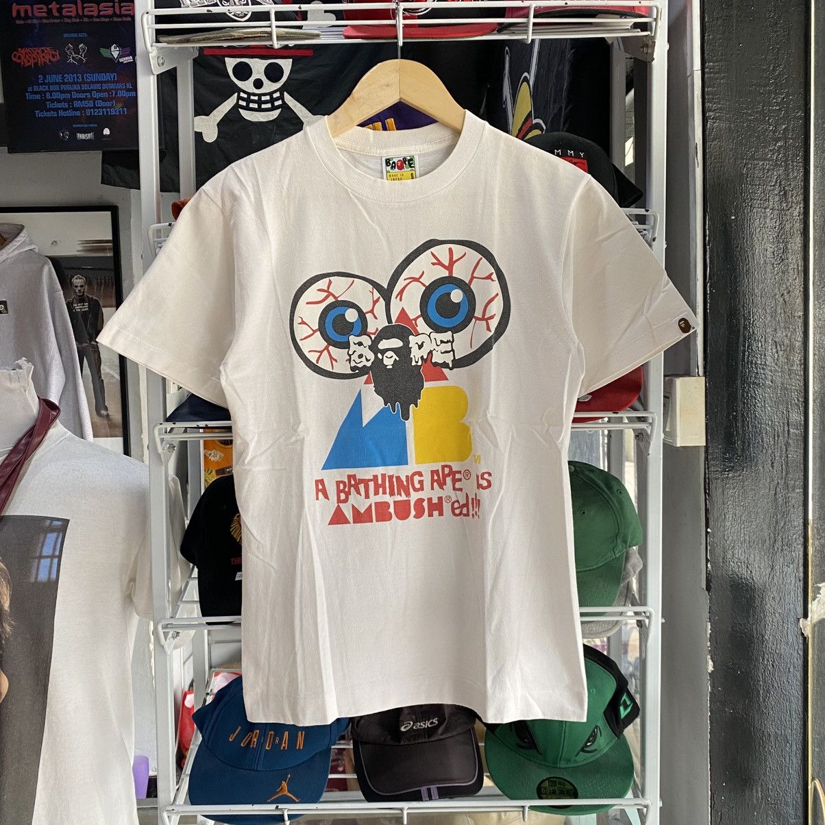 Ambush Design × Bape BAPE X Ambush 2010 Graphic Tee Shirt RARE White Size S Size US S / EU 44-46 / 1 - 1 Thumbnail