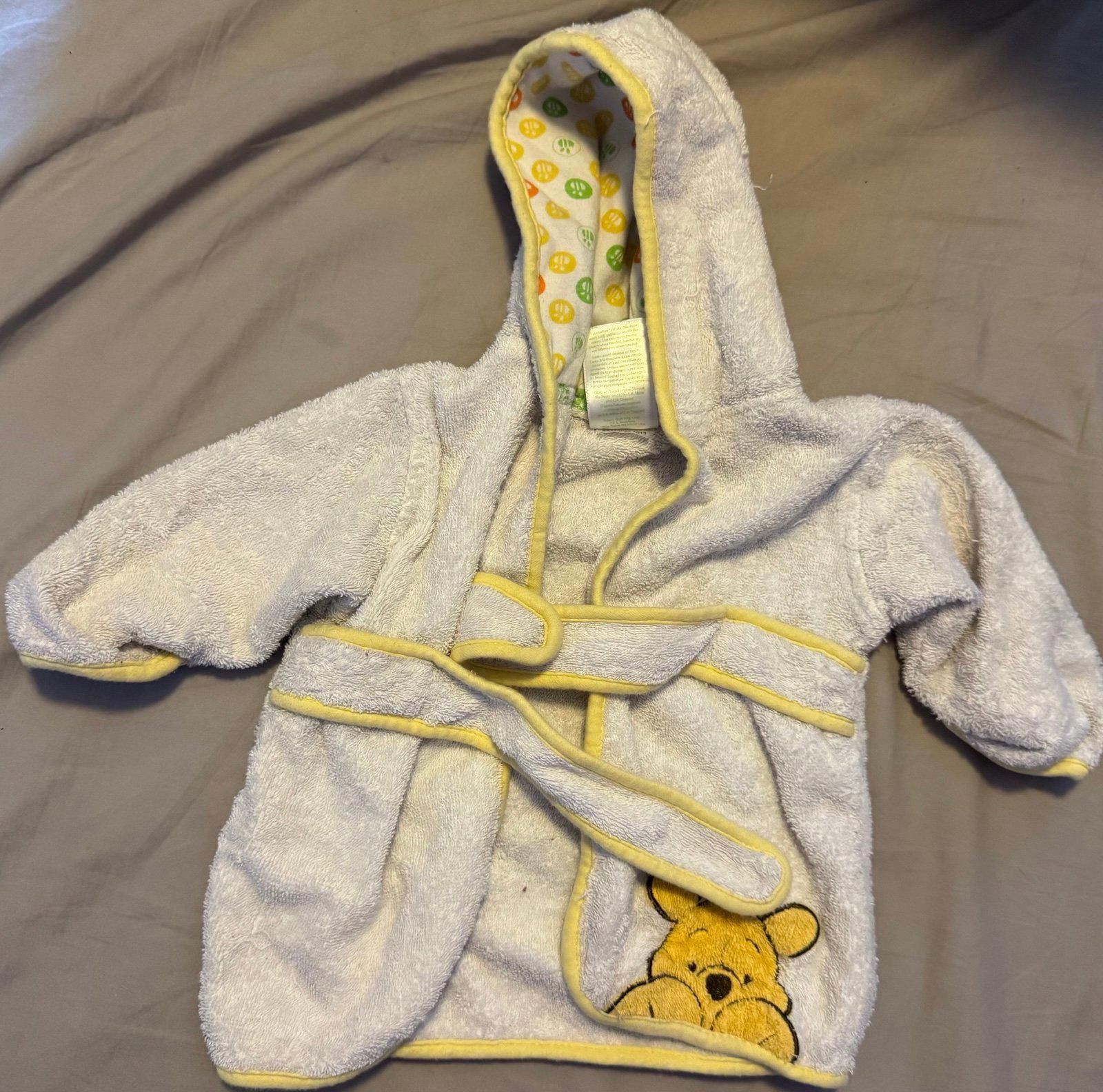 Designer Disney Pooh Hooded Towel 0-9 Month Size ONE SIZE - 1 Thumbnail