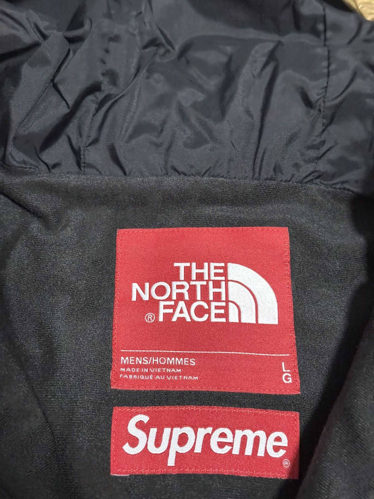 Supreme × The North Face Supreme tnf the north face metallic mountain parka gold rose Size US L / EU 52-54 / 3 - 5 Thumbnail