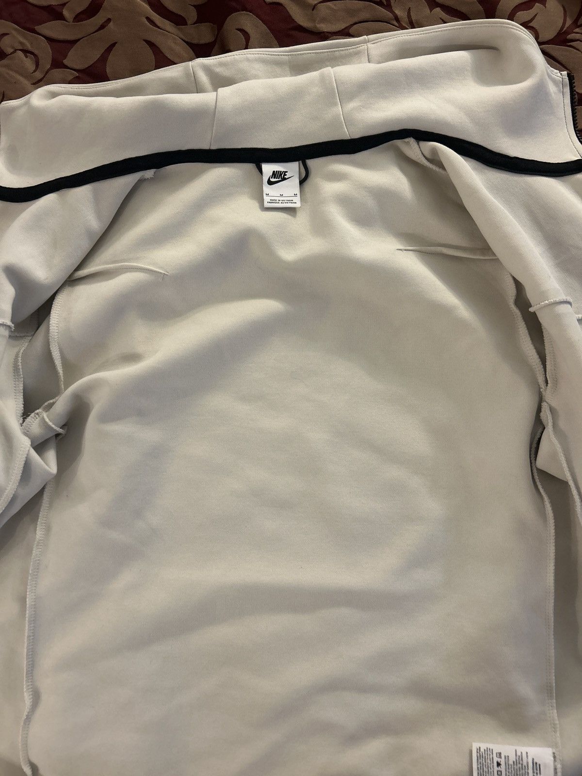 Nike White Nike Tech Size US M / EU 48-50 / 2 - 3 Thumbnail
