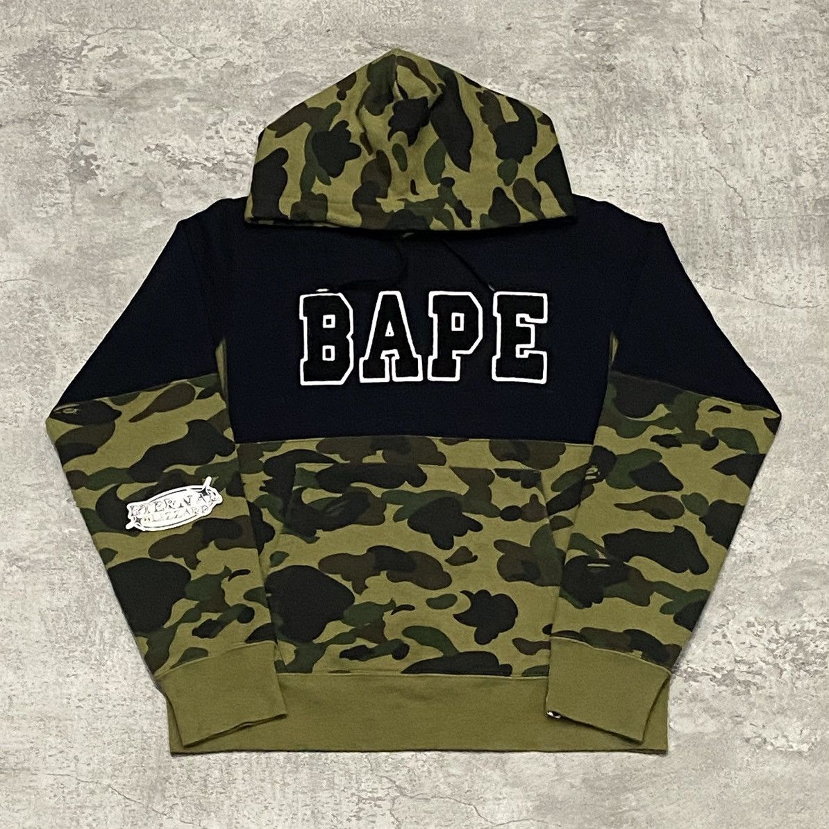 Bape Bape Logo Towel Camo Pullover Hoodie Size US M / EU 48-50 / 2 - 1 Thumbnail