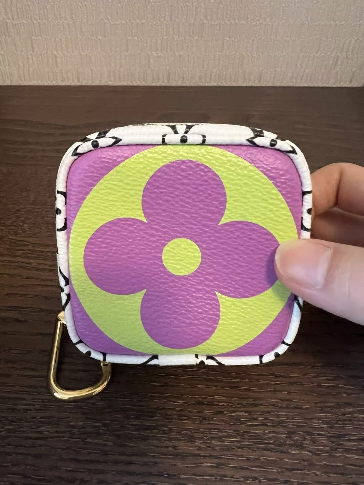 Louis Vuitton Louis Vuitton Monogram Giant Cube coin pouch bag Size ONE SIZE - 2 Thumbnail
