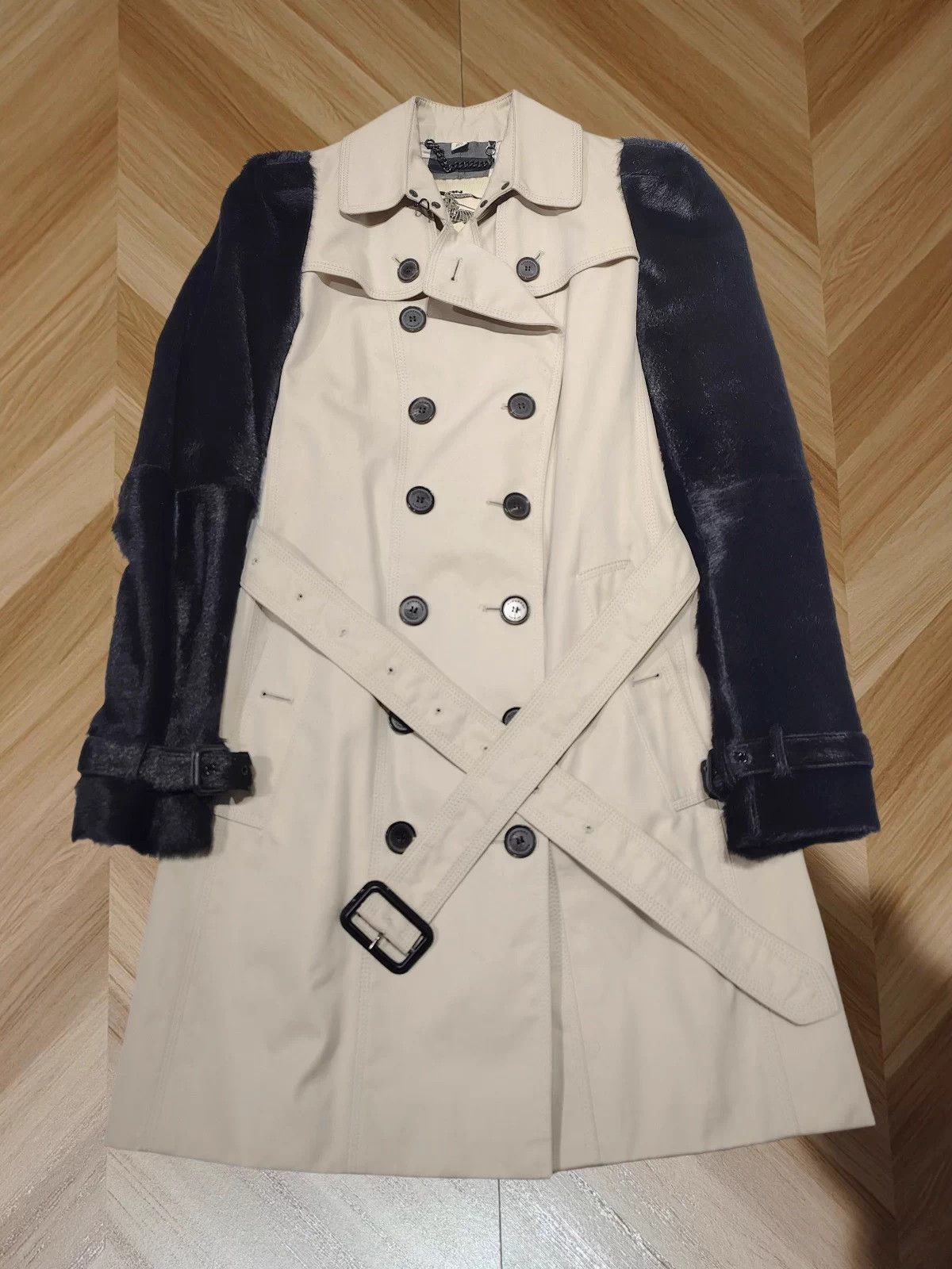 Burberry Burberry Trench Coat Women's 8 Almost New Fur Sleeves Size S / US 4 / IT 40 - 1 Thumbnail