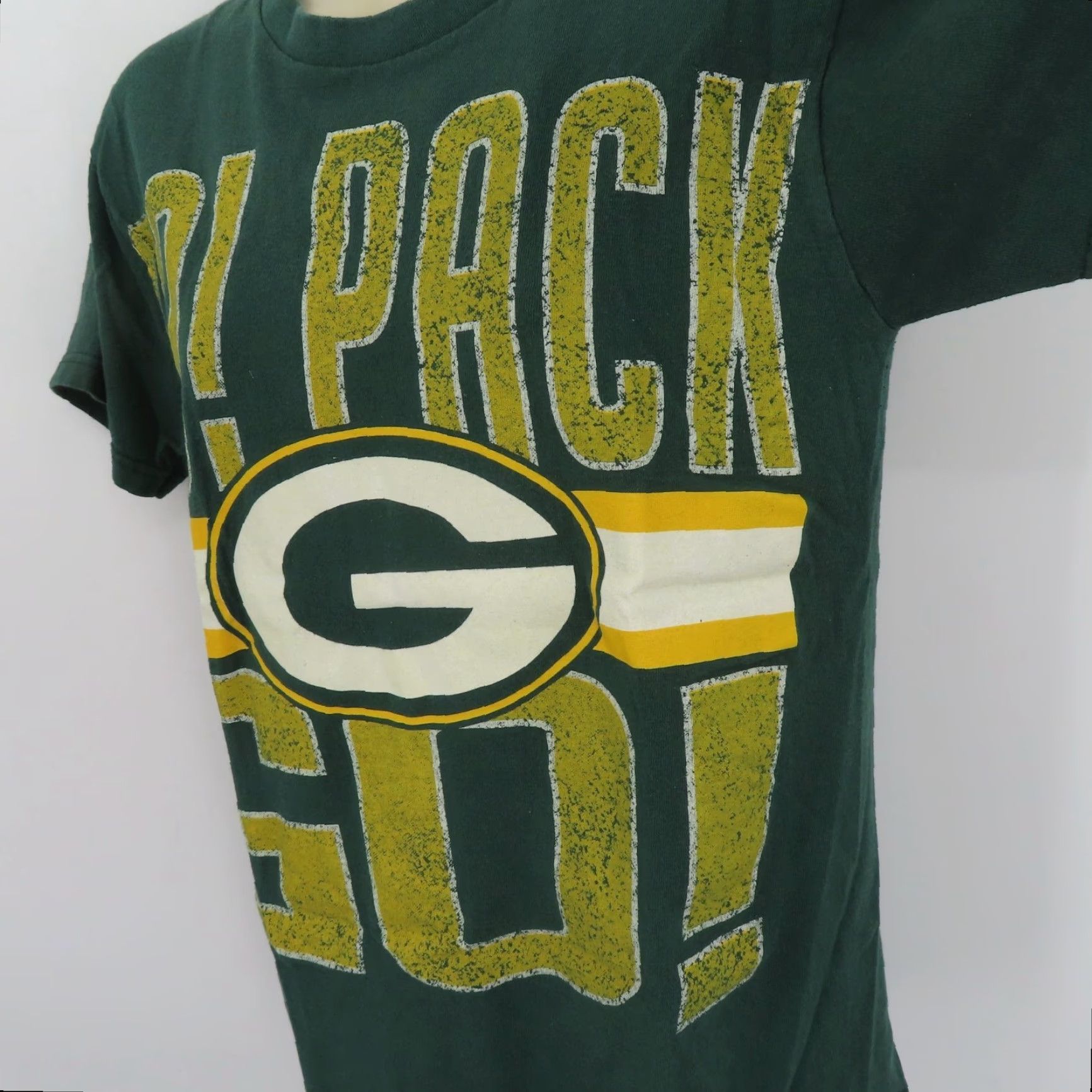 NFL NFL Unisex T-Shirt Shirt Go Pack Go Crew Neck Tee Green Bay Packers Small S (Adult) Womens?? Size S / US 4 / IT 40 - 4 Thumbnail