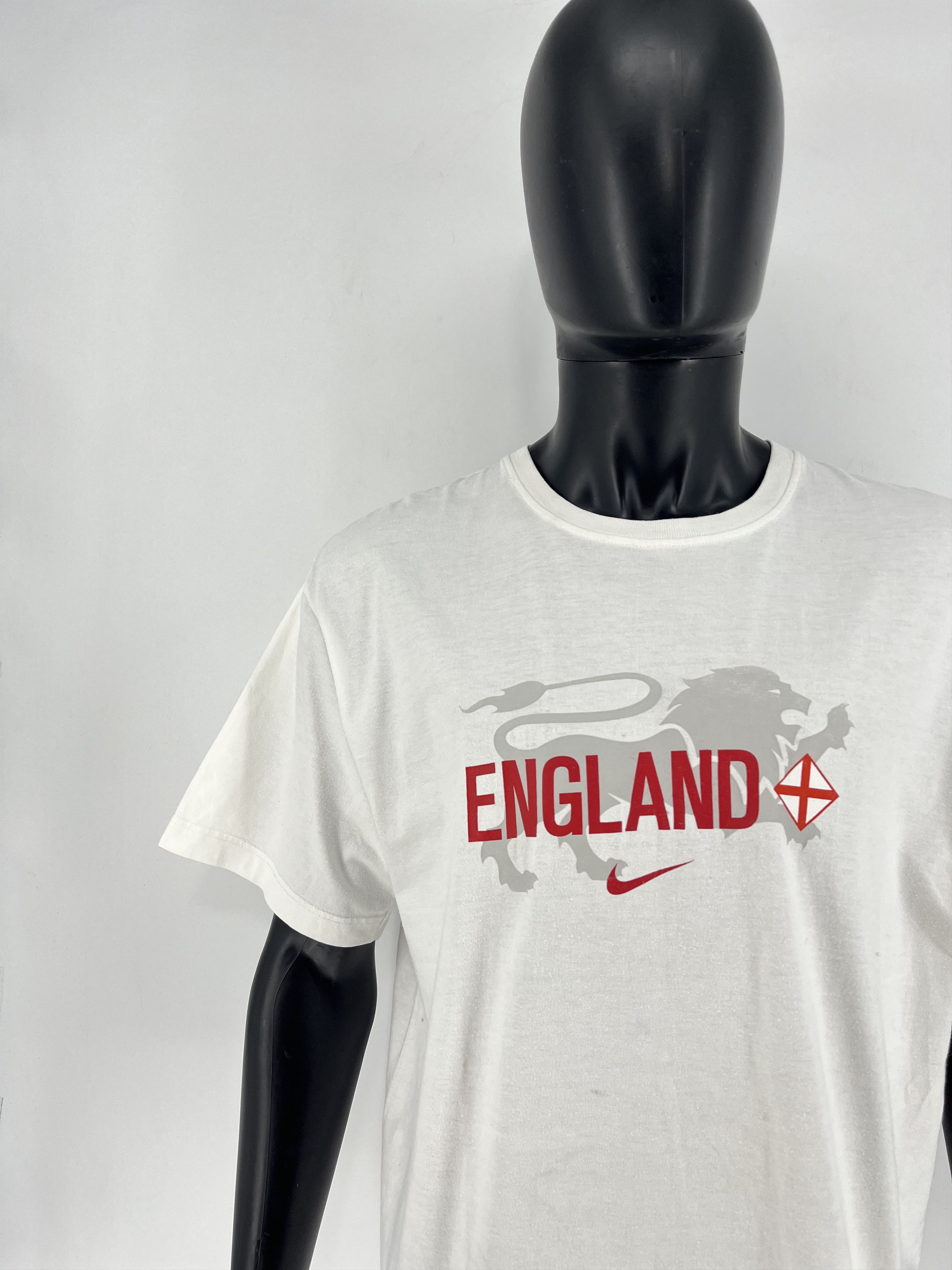 Nike Vintage Nike England Rooney football tee Size US XL / EU 56 / 4 - 6 Thumbnail