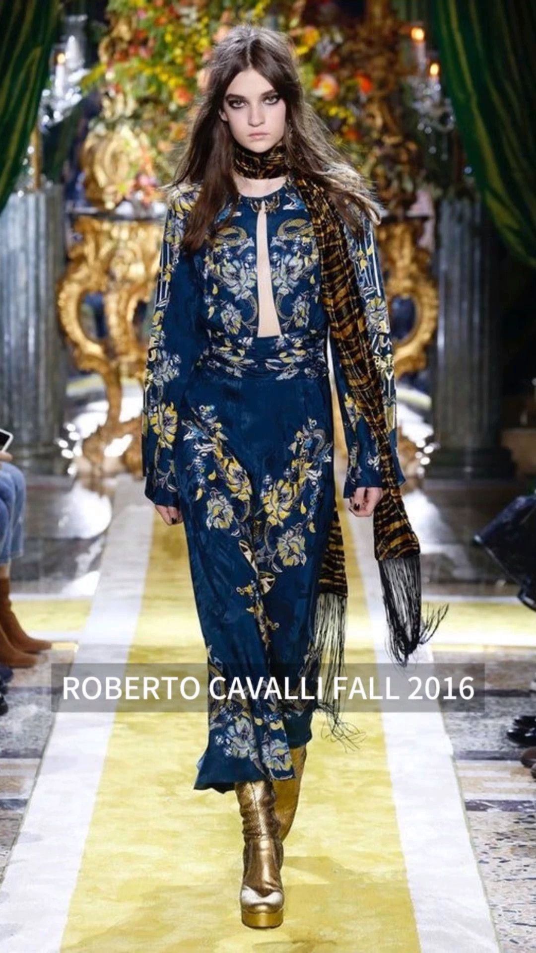 Roberto Cavalli Roberto Cavalli 16FW Blue Silk Snake Jeweled Neck Dress Size XS / US 0-2 / IT 36-38 - 1 Thumbnail