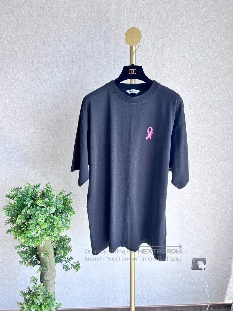 Balenciaga Balenciaga Classic Short Sleeve Red Ribbon Paris Alphabet Size US XS / EU 42 / 0 - 1 Thumbnail