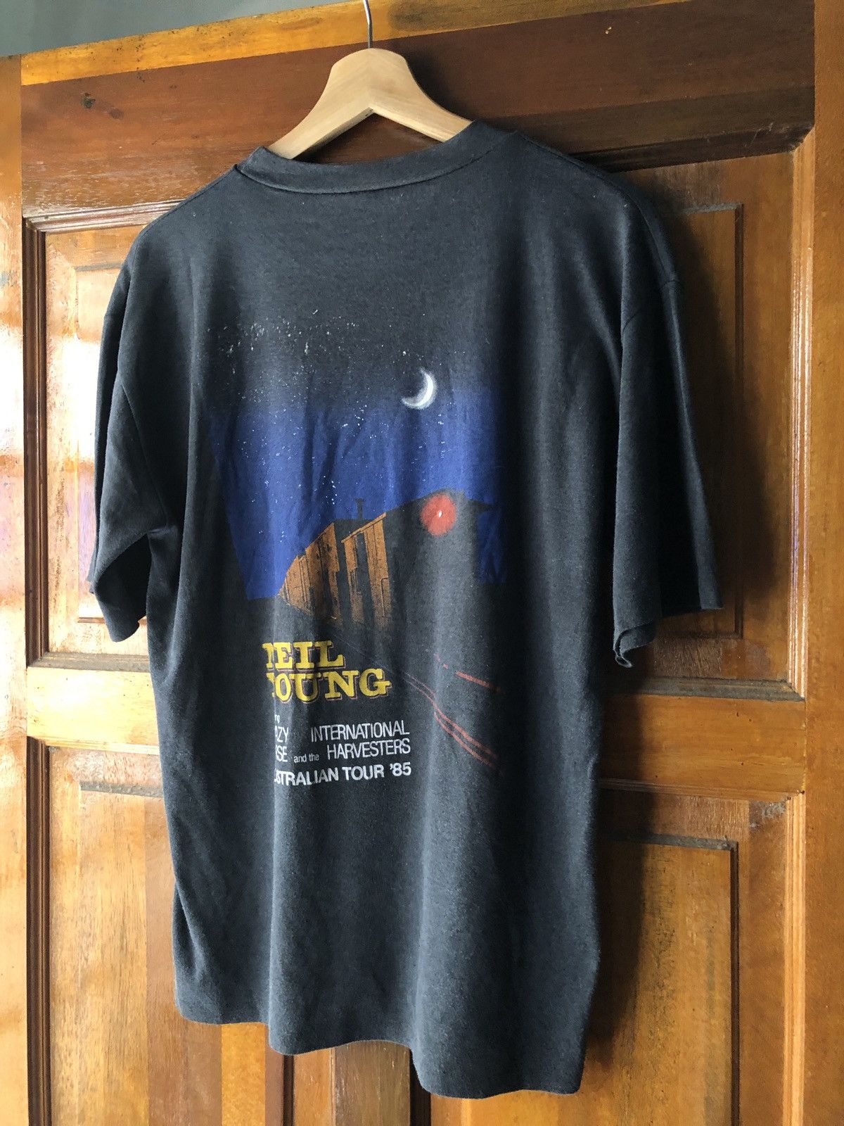 Vintage Vintage 85 Neil Young Australia Tour T Shirt Rock Size US M / EU 48-50 / 2 - 7 Thumbnail