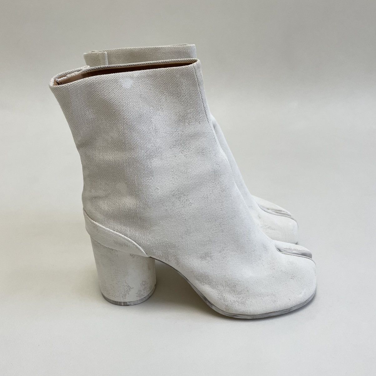 Maison Margiela White Painted Canvas Tabi Boots Size US 10 / IT 40 - 13 Thumbnail