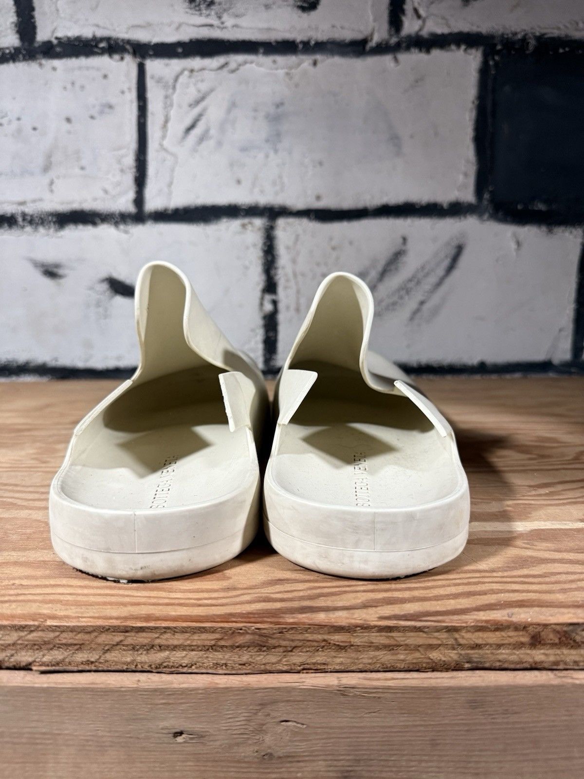 Bottega Veneta Bottega Veneta Puddle Clogs Rubber Mules Ivory Size 46 (12) Size US 12 / EU 45 - 5 Thumbnail