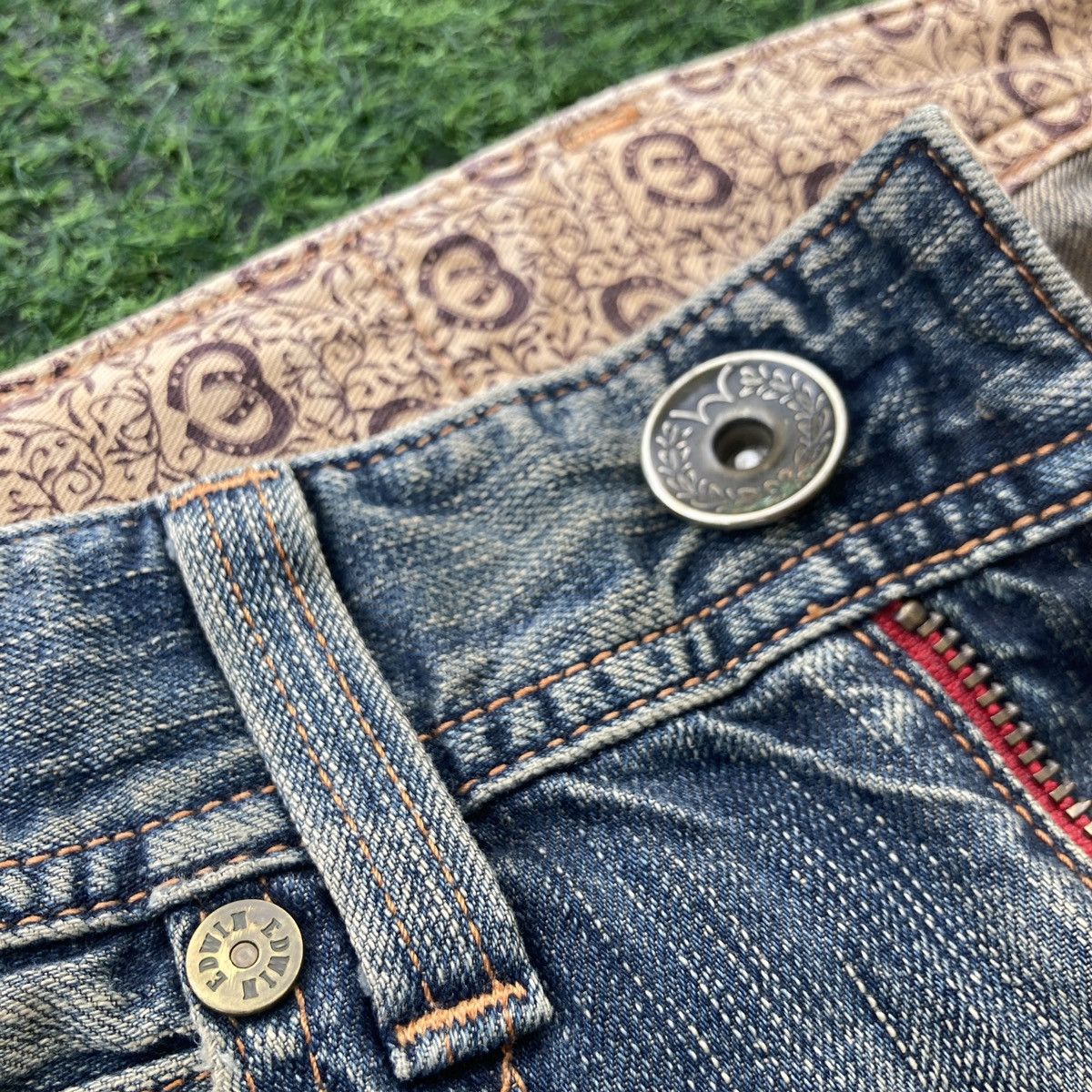 Edwin DISTRESSED EDWIN 503 FLARED JEANS Size US 29 - 8 Thumbnail