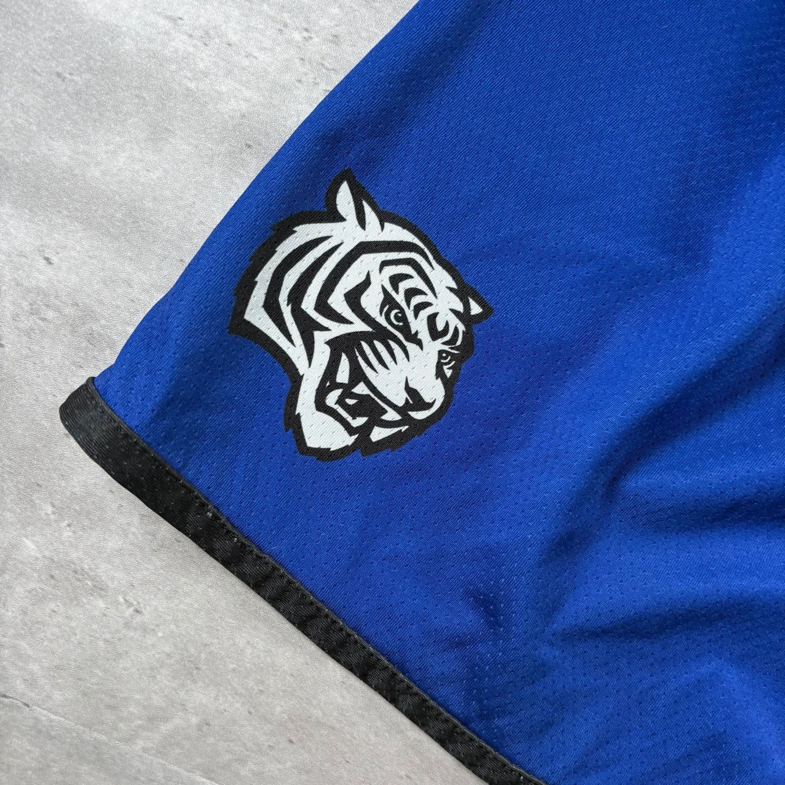 Under Armour Tennessee State basketball shorts Size US 32 / EU 48 - 3 Thumbnail