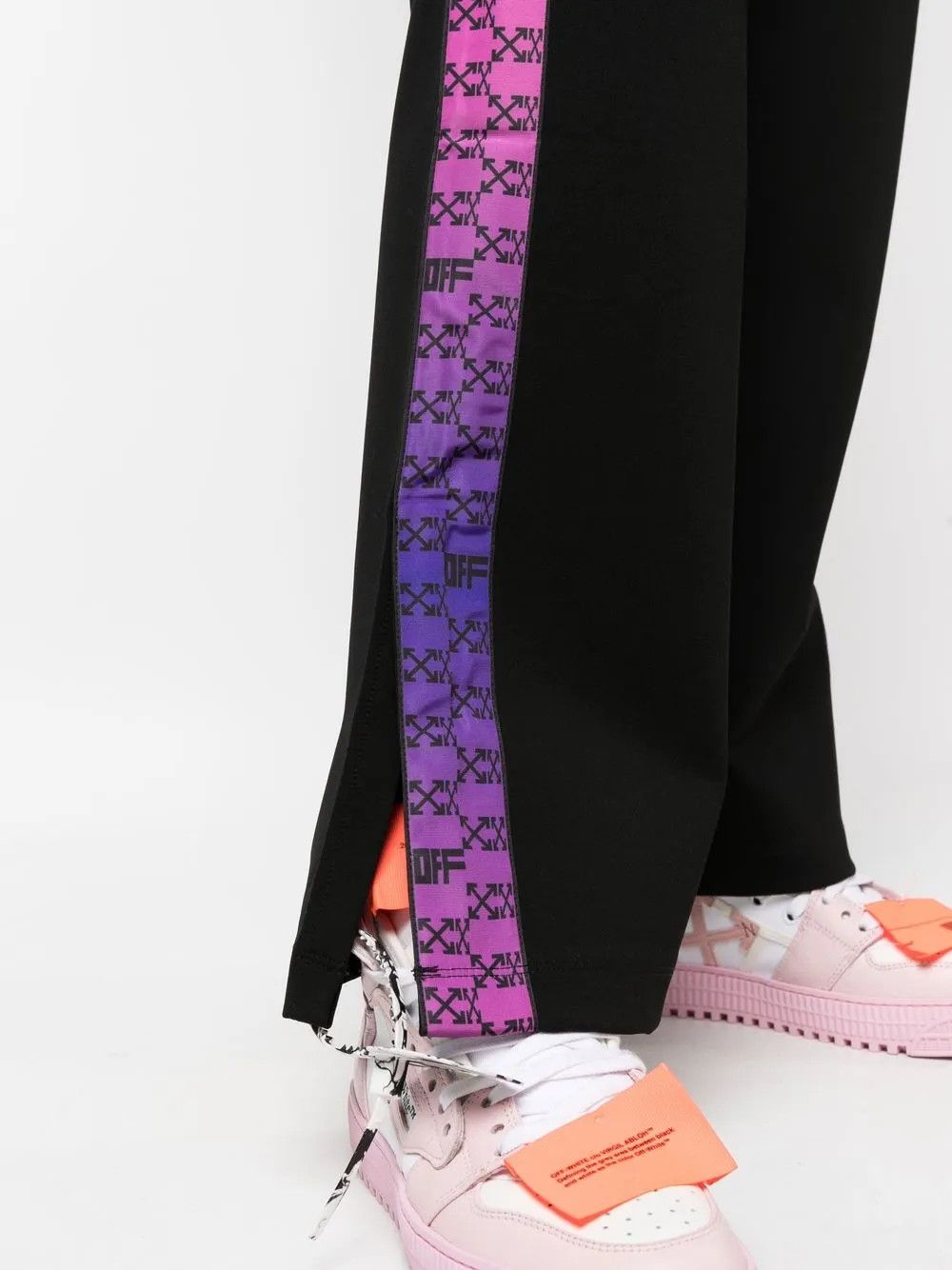 Off-White o1y1225 Sweatpant in Black/Purple Size 28" / US 6 / IT 42 - 4 Thumbnail