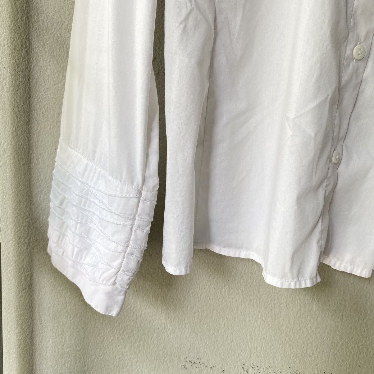 Emporio Armani EMPORIO ARMANI White Ruffle Cuff Fitted Shirt Size M / US 6-8 / IT 42-44 - 11 Thumbnail