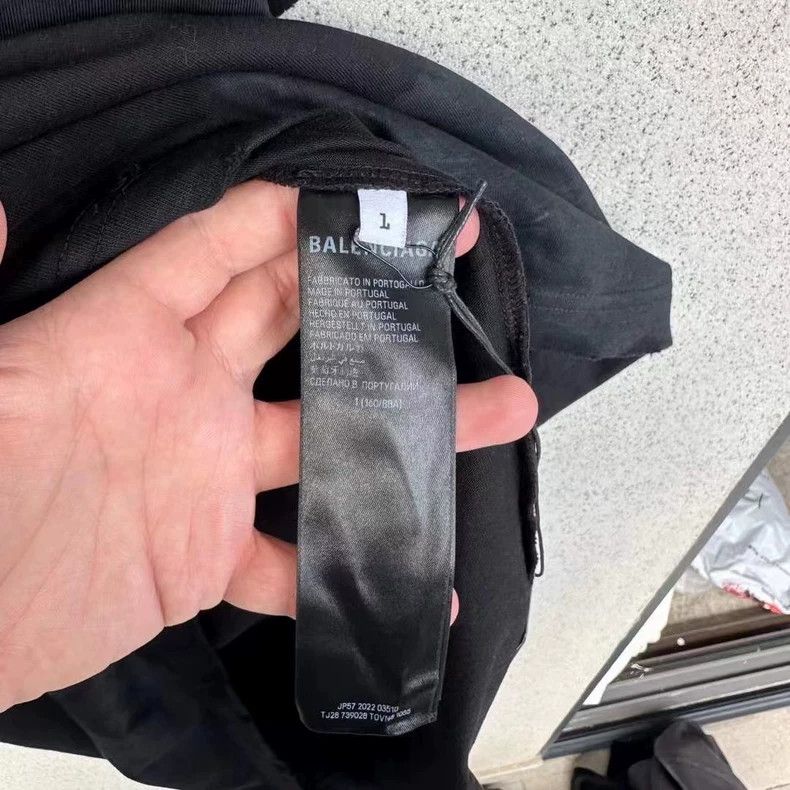 Balenciaga Balenciaga Bitcoin short sleeves 2503-Nextarrow Size US S / EU 44-46 / 1 - 4 Thumbnail