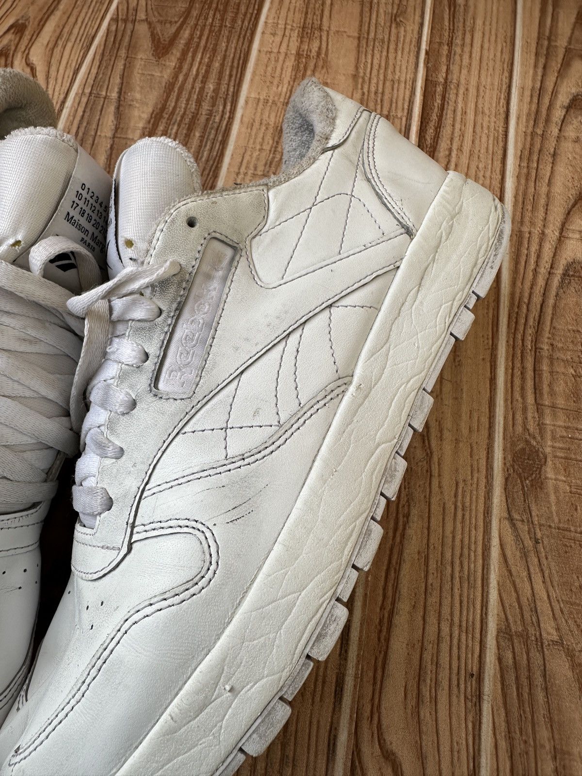 Maison Margiela × Reebok Reebok x Maison Margiela Classic Leather Tabi Sneakers Size US 9.5 / EU 42-43 - 5 Thumbnail