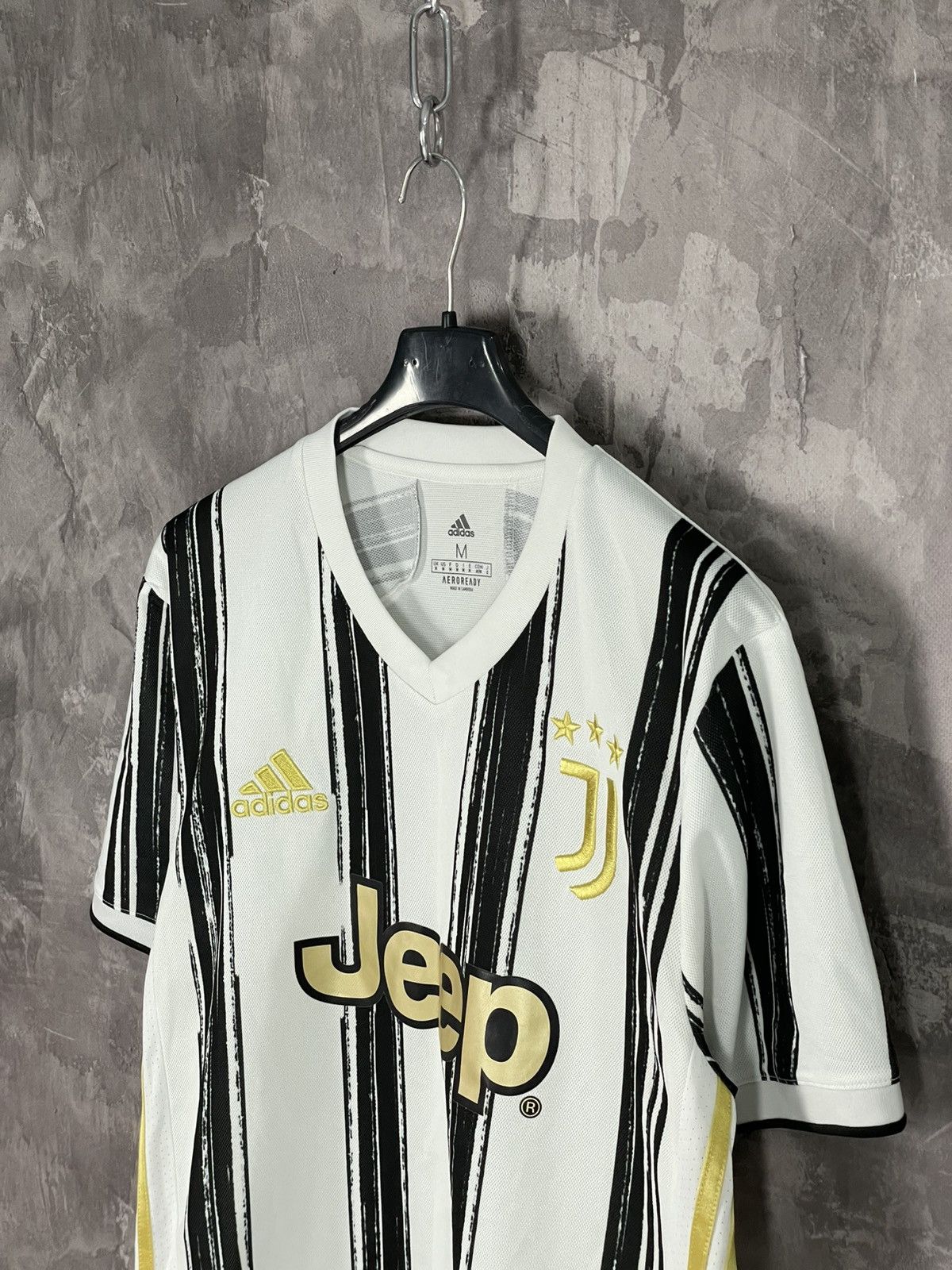 Adidas Juventus 2017 Adidas Home Soccer Football Jersey Size US M / EU 48-50 / 2 - 7 Thumbnail