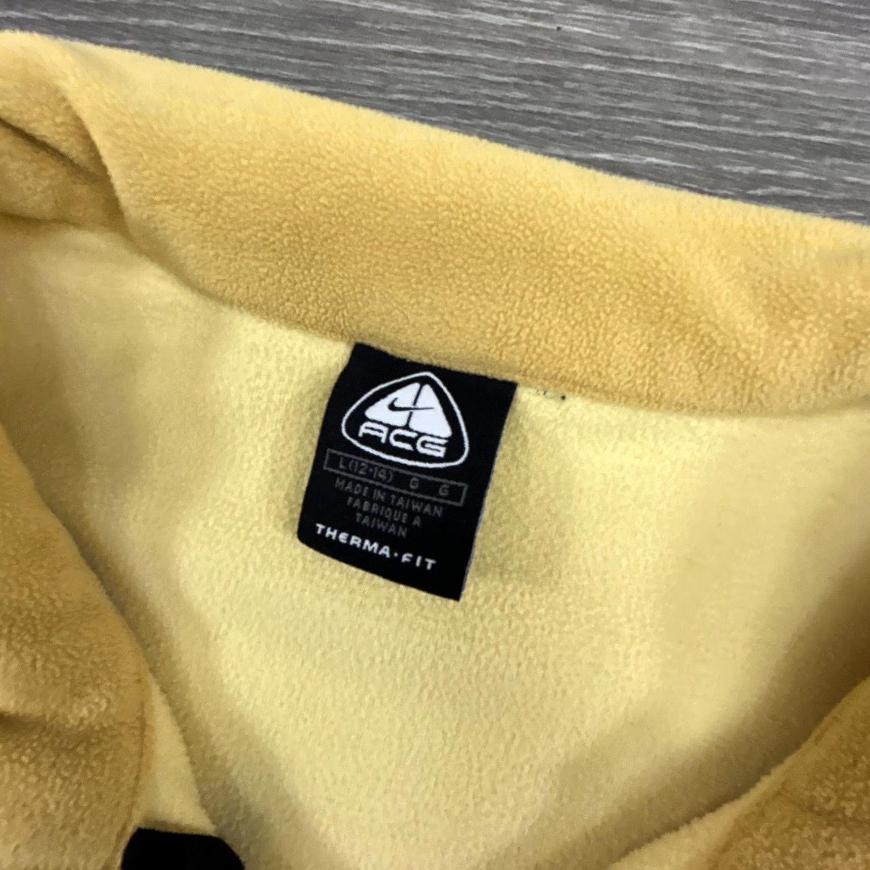 Nike VINTAGE Nike ACG Jacket Womens Large Yellow Therma-Fit Full Zip Outdoors Y2K Size L / US 10 / IT 46 - 3 Thumbnail