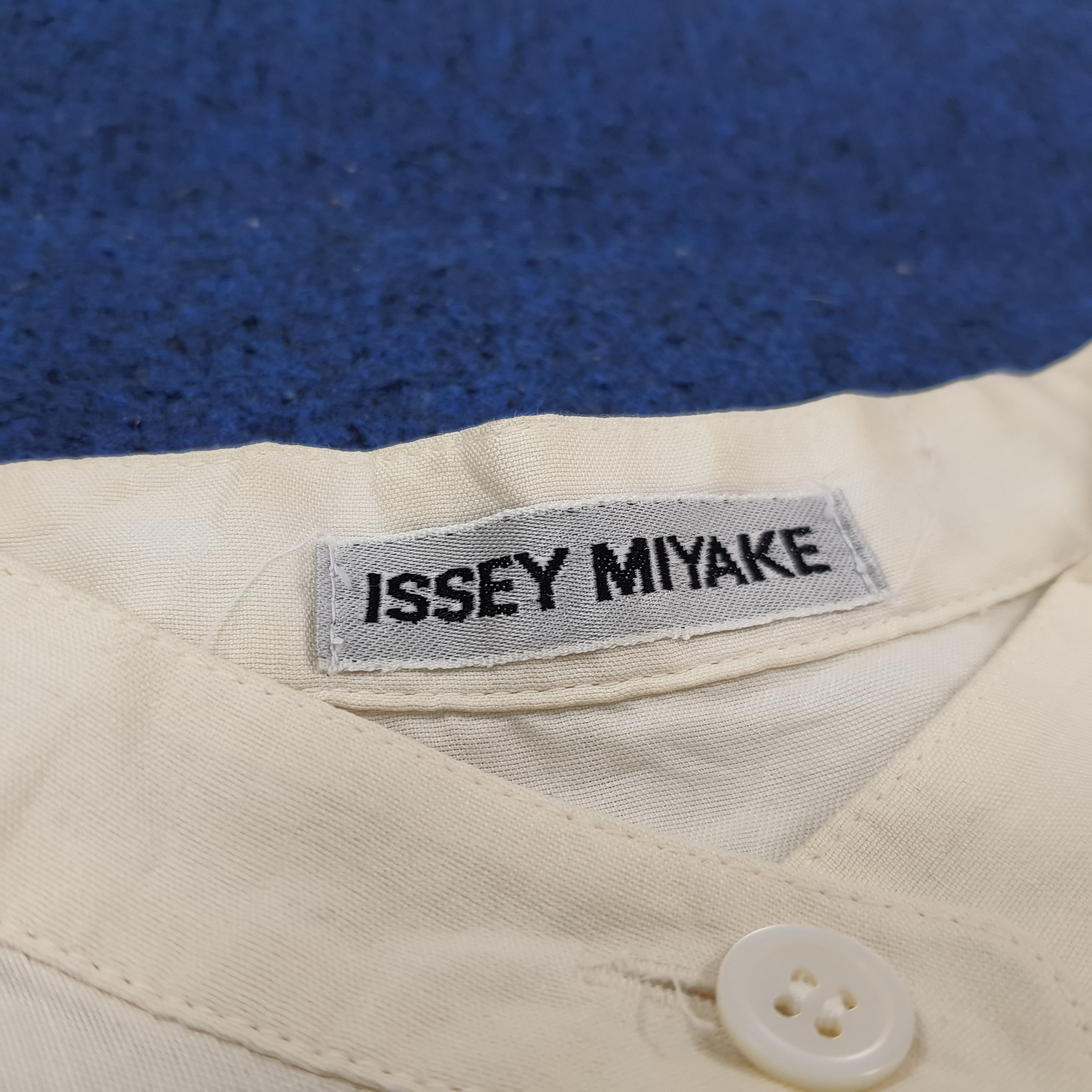Issey Miyake Vintage Issey Miyake Japan Designer Button Up Shirt C223N53 Size US M / EU 48-50 / 2 - 5 Thumbnail
