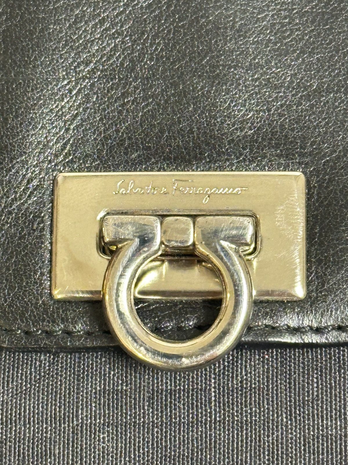 Salvatore Ferragamo vintage Salvatore Ferragamo Gancini black bifold wallet. Size ONE SIZE - 3 Thumbnail