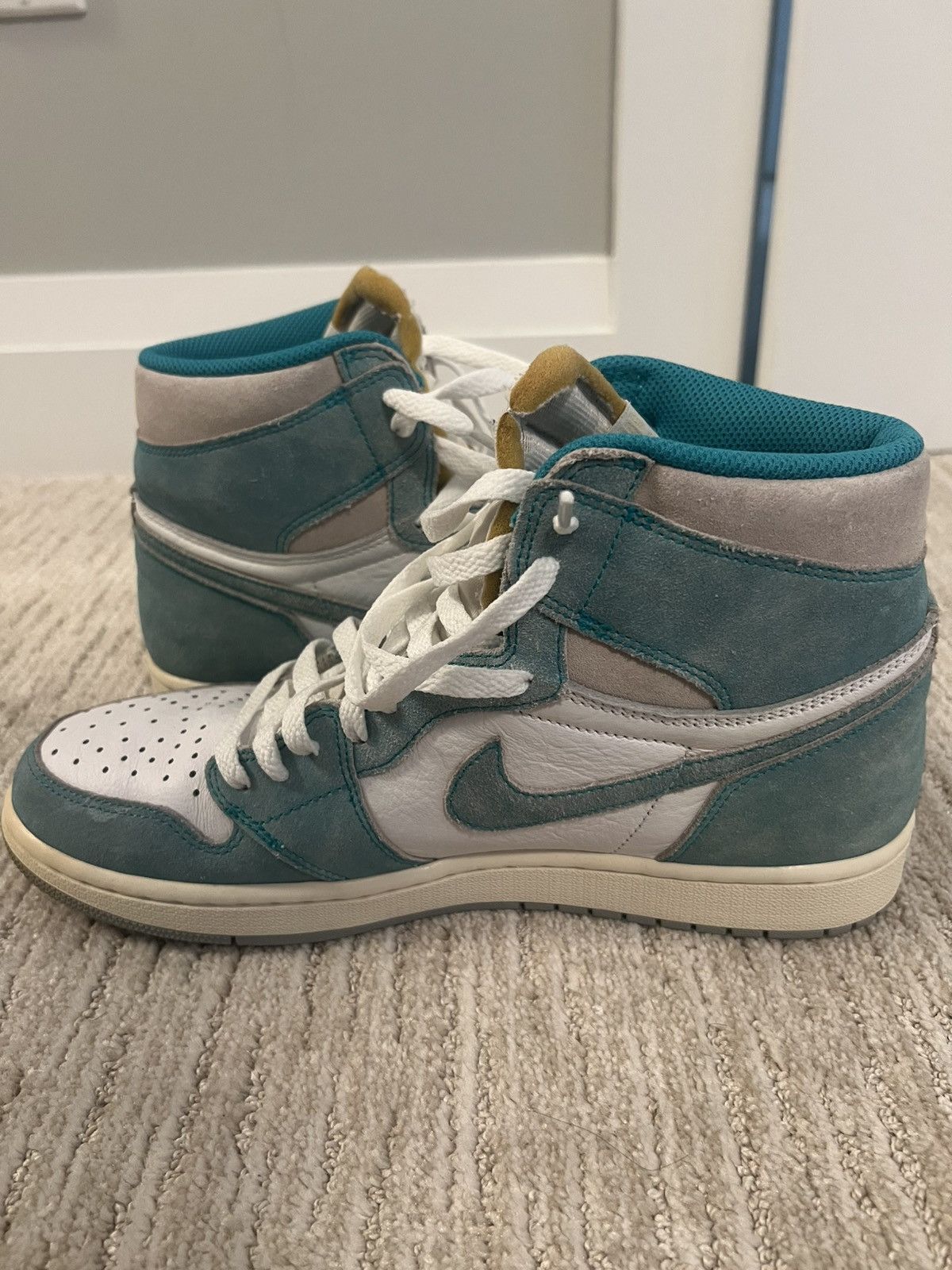 Nike Jordan 1 Retro High Turbo Green Size US 10 / EU 43 - 7 Thumbnail