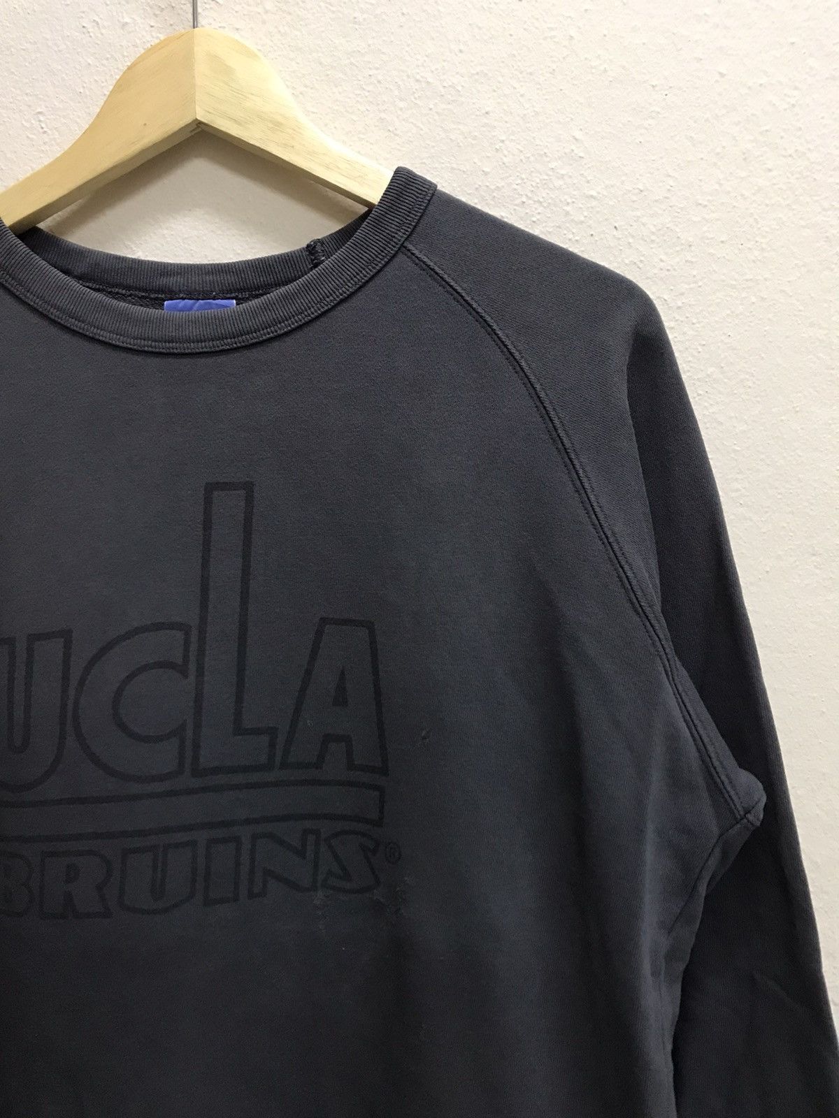 NANO universe VINTAGE UCLA BRUINS NANO UNIVERSE BIGLOGO SWEATSHIRT Size US M / EU 48-50 / 2 - 6 Thumbnail
