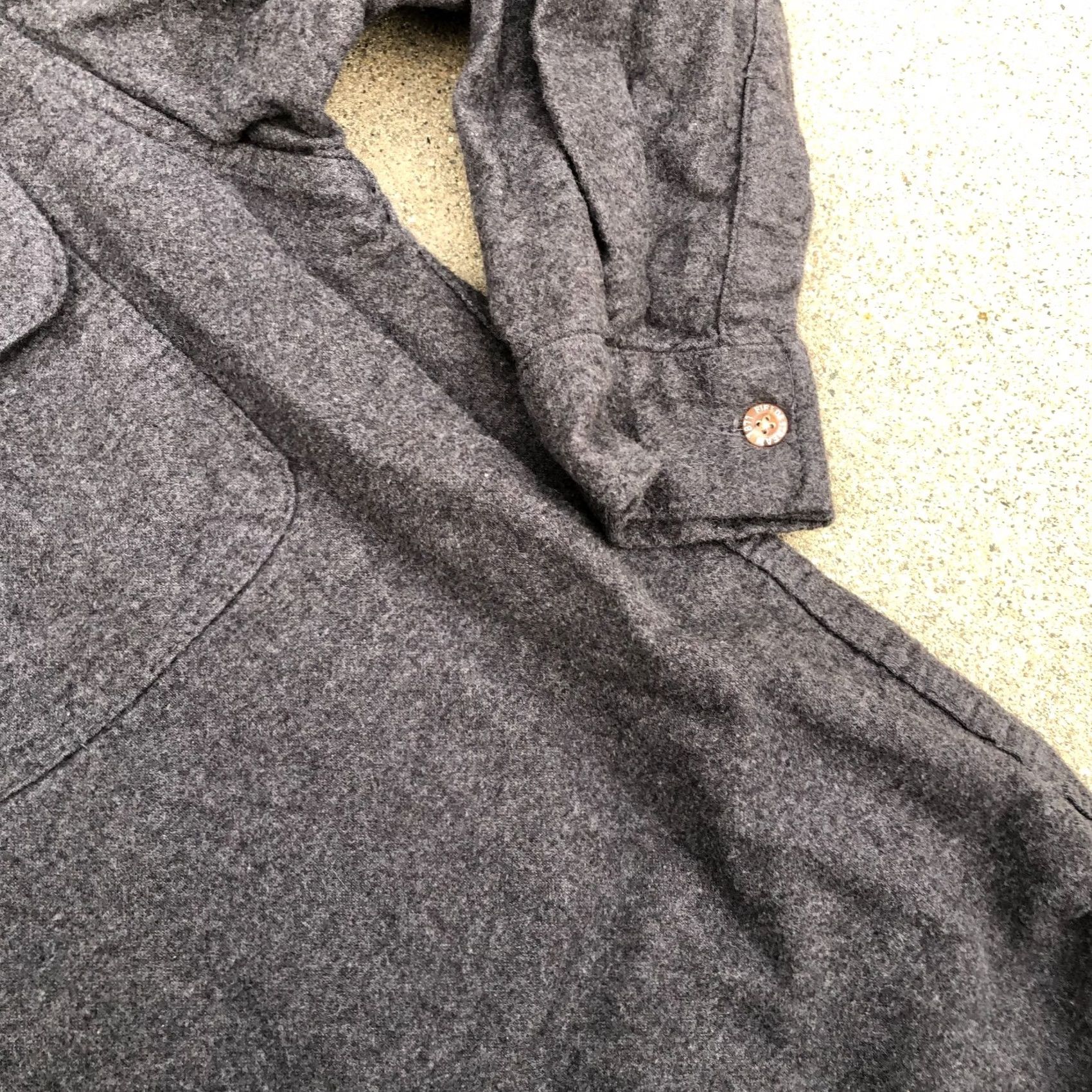 Vintage VINTAGE Field & Stream Button-Down Flannel Shirt LG Men's Grey Long Sleeve Heavy Size US L / EU 52-54 / 3 - 5 Thumbnail