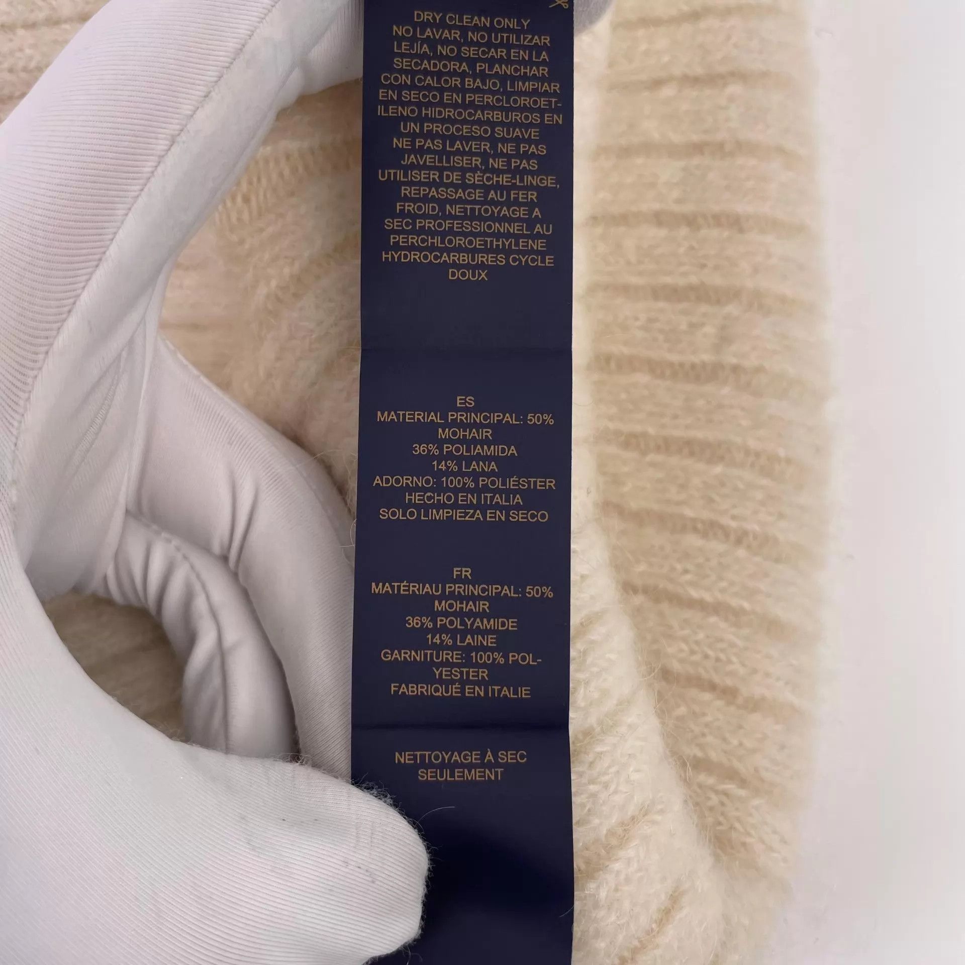 Louis Vuitton LV pilot earflap beanie white Size ONE SIZE - 6 Thumbnail