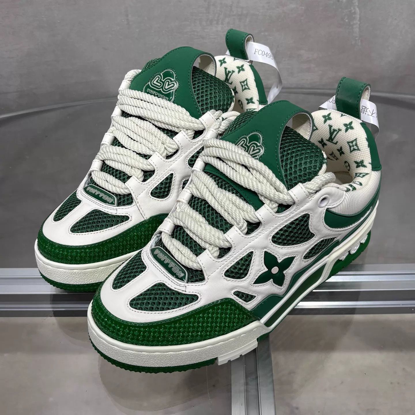 Louis Vuitton LV Skate Shoes White Green UK2.5 (36.5) BNIB Size US 6 / IT 36 - 2 Thumbnail