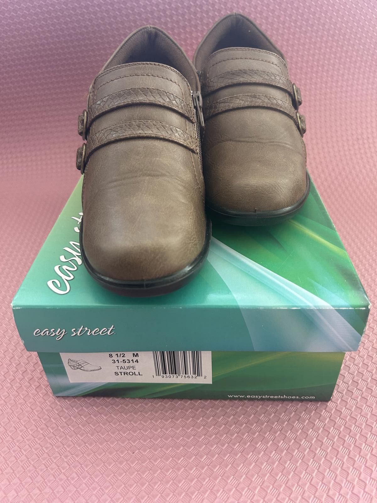 Designer Easy Street Women’s Taupe Stroll Comfort Shoes, Size 8.5M Size US 8.5 / IT 38.5 - 8 Thumbnail