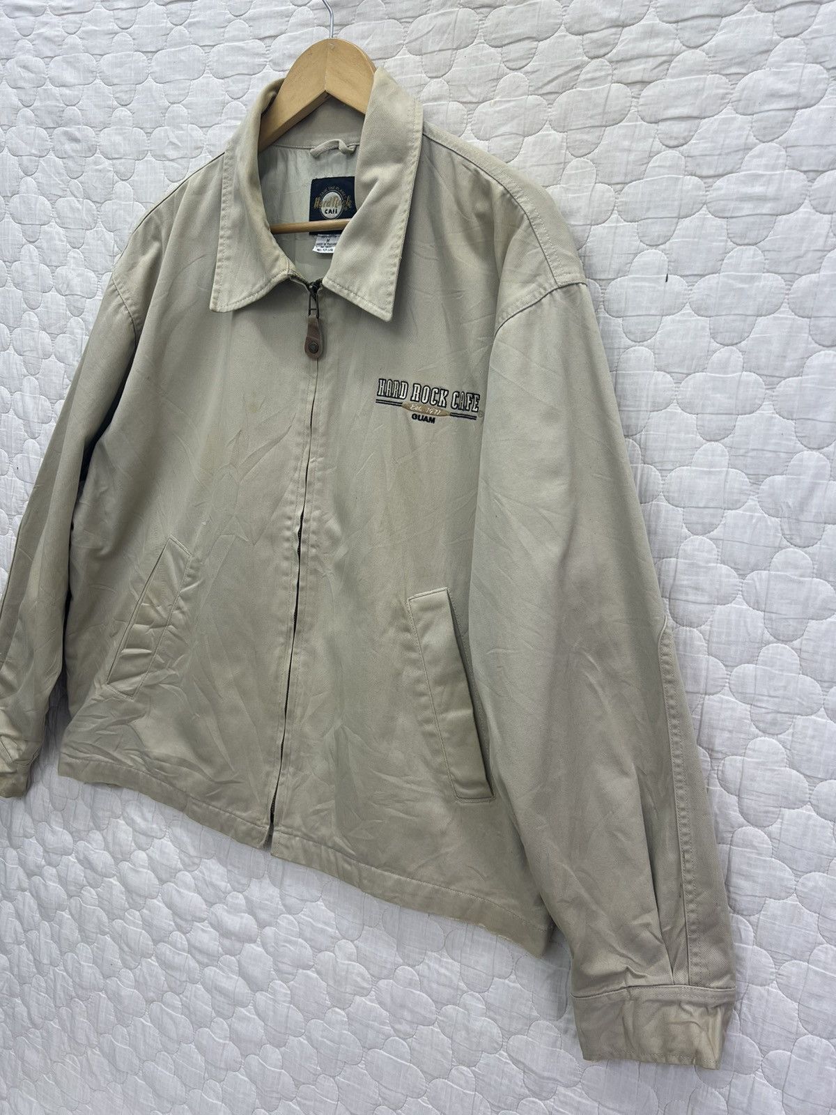 Hard Rock Cafe HARD ROCK CAFE GUAM BEIGE JACKET Size US M / EU 48-50 / 2 - 3 Thumbnail
