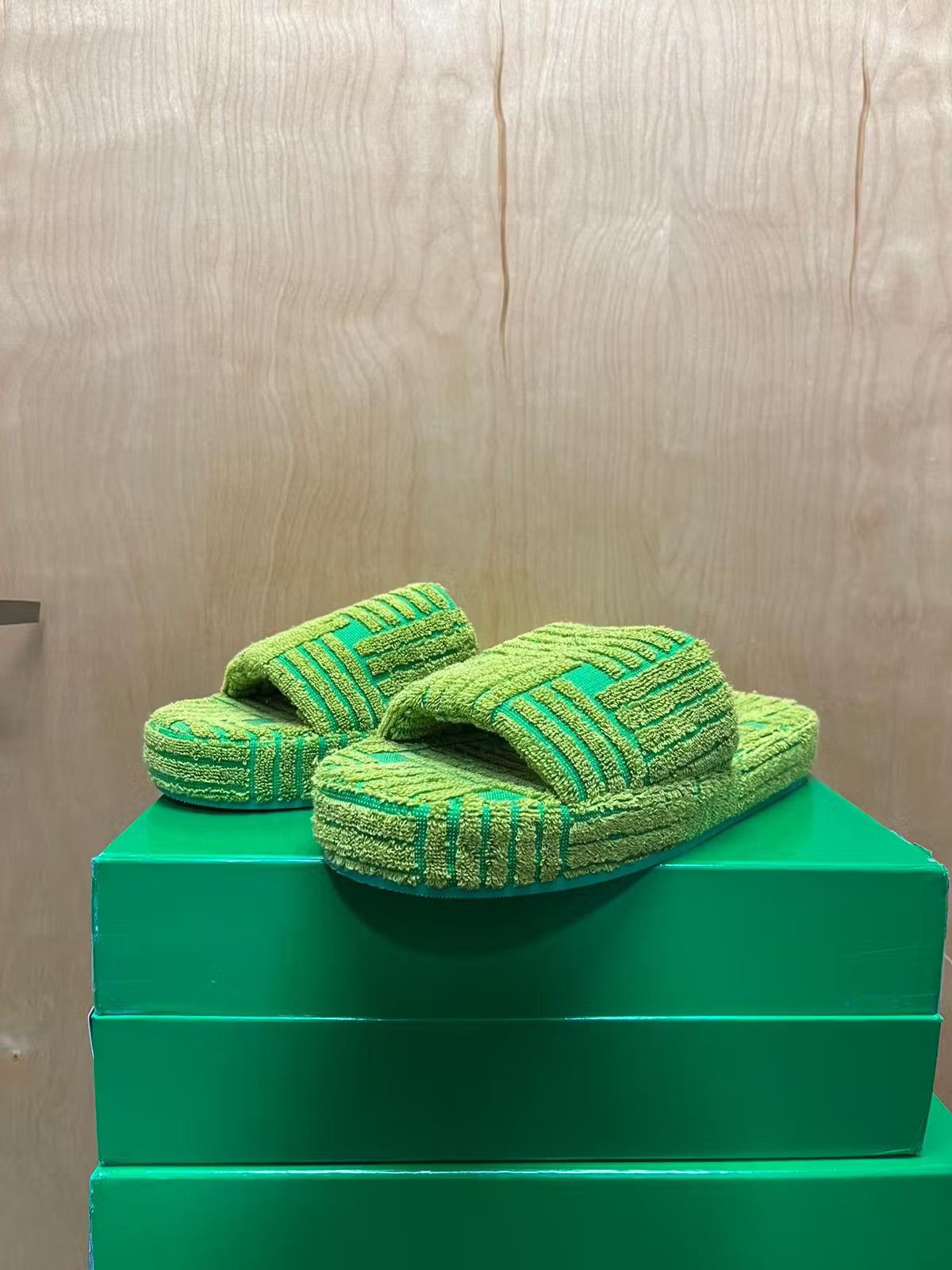 Bottega Veneta o1rshd1 Q:4 / Resort Sandal in Intrecciato Jacquard Parakeet Size US 11 / EU 44 - 2 Thumbnail