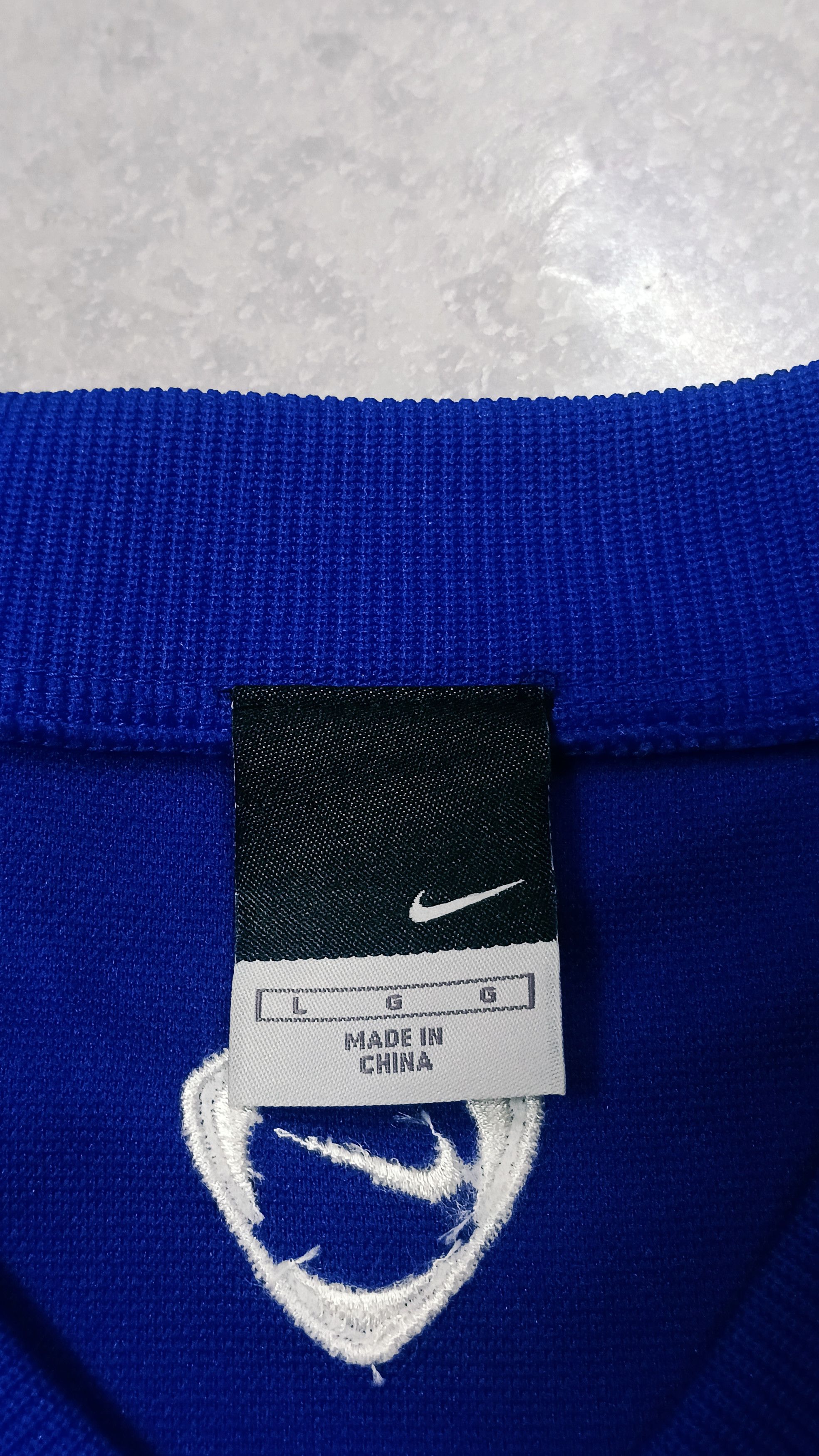 Nike Vintage Nike Football Training Sweater Size US L / EU 52-54 / 3 - 9 Thumbnail