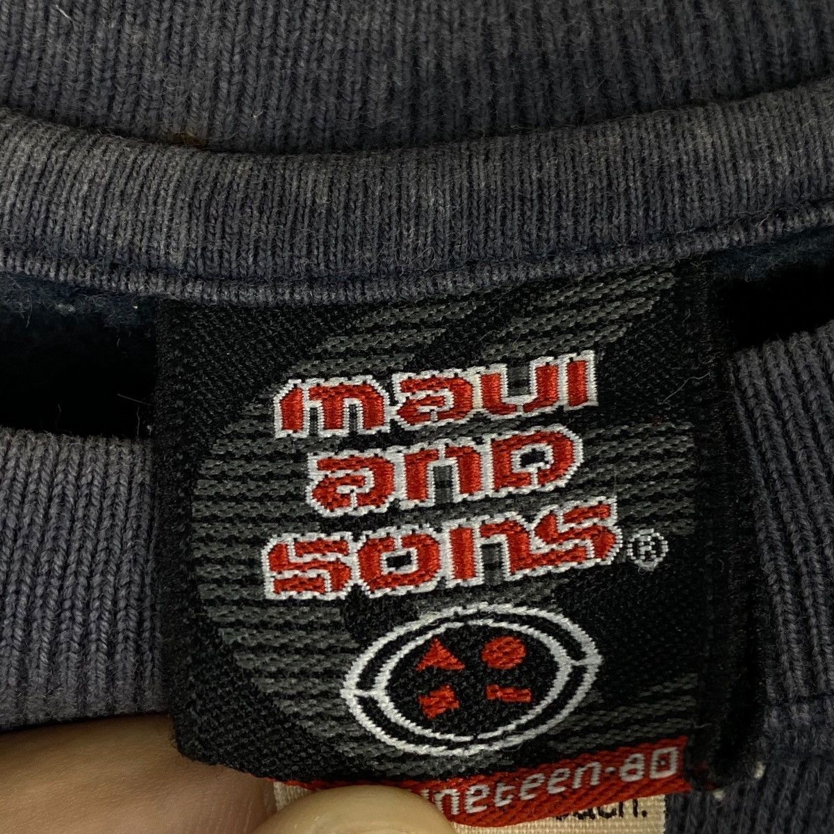 Maui and Sons × Vintage Vintage Maui And Sons Printed Crewneck Sweatshirt Size US M / EU 48-50 / 2 - 6 Thumbnail