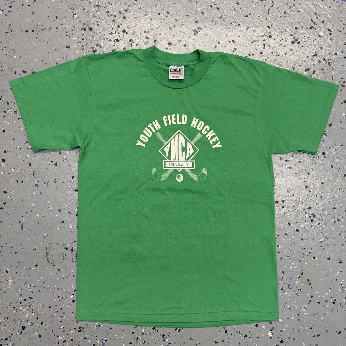 Vintage Vintage 90s Oneita Youth Field Hockey Graphic Shirt XL USA Size US XL / EU 56 / 4 - 1 Thumbnail