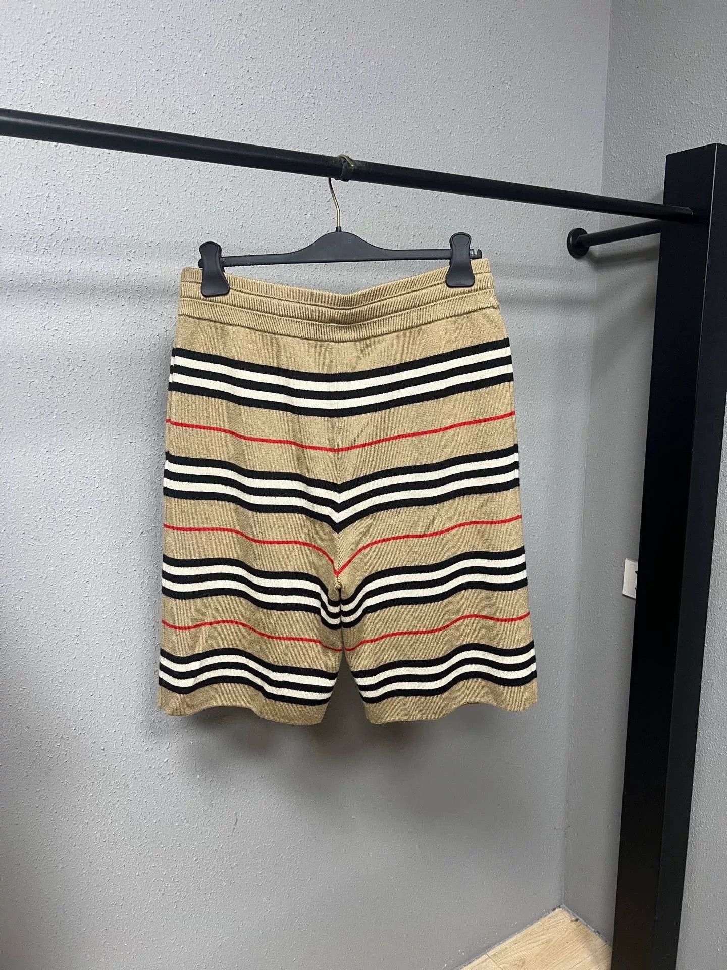Burberry Burberry Classic Brown Wool Striped Shorts Size US 38 / EU 54 - 2 Thumbnail