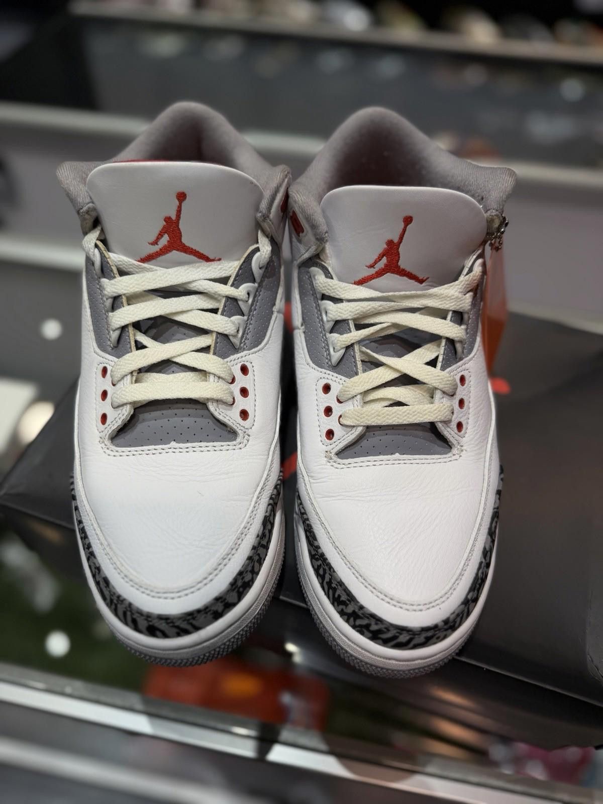 Jordan Brand Jordan 3 Retro Fire Red 2022 Size 9.5 Pre-Owned Pre-Owned Size US 9.5 / EU 42-43 - 6 Thumbnail