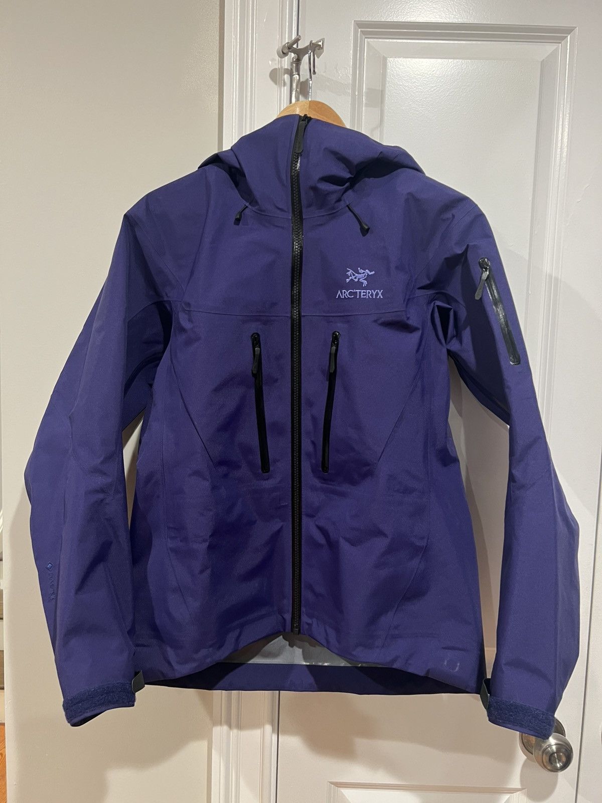 Arc'teryx Arc'teryx Soulsonic Alpha SV Made in Canada | Grailed