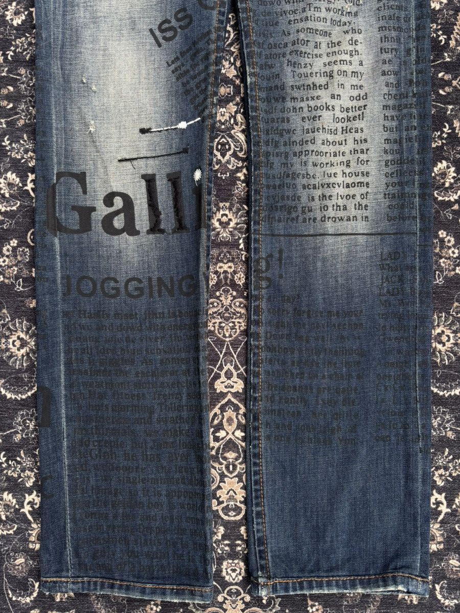 John Galliano John Galliano Newspaper Art Print Denim Pants Size US 30 / EU 46 - 2 Thumbnail