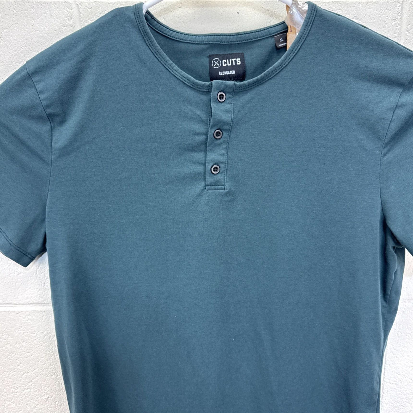 Cuts CUTS T-Shirt Mens XL Green Short Sleeve Henley Athletic Stretch Logo Button Solid Casual All Seasons Knit Cotton Size US XL / EU 56 / 4 - 7 Thumbnail