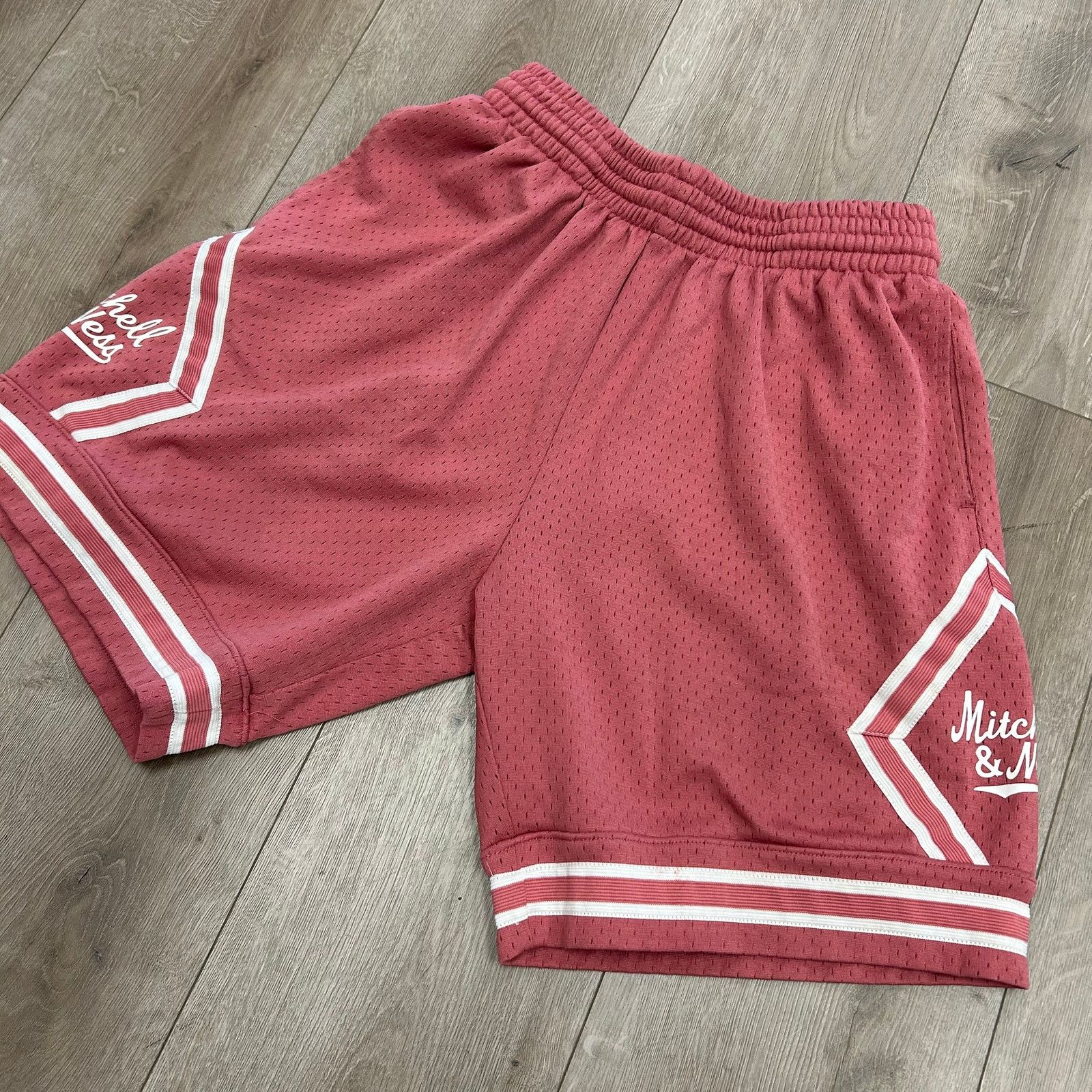 Mitchell & Ness Men's Mitchell & Ness Diamond Script Shorts Pink size Medium Size US 30 / EU 46 - 2 Thumbnail