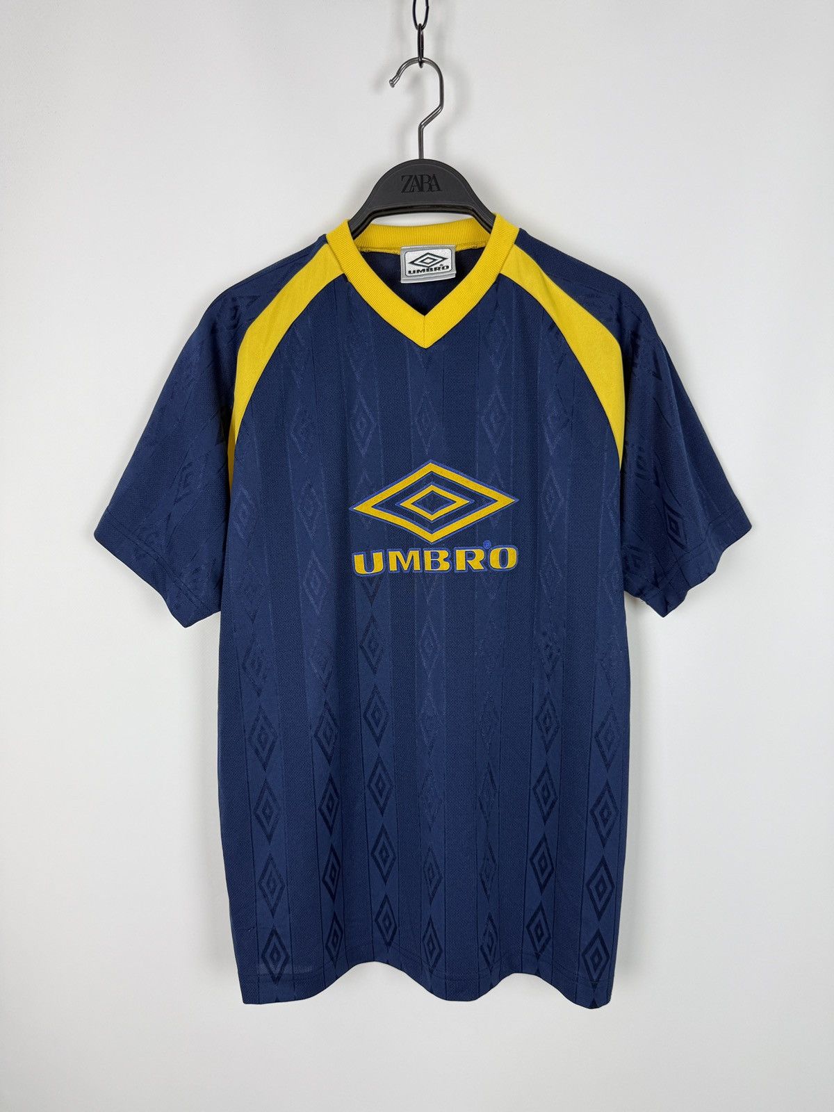 Umbro 1990s Vintage Umbro Big Logo Monogram Two Tone Jersey S Size US S / EU 44-46 / 1 - 1 Thumbnail