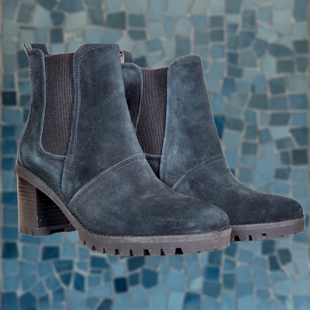 Ugg UGG Hazel Waterproof Suede Boots Chelsea Black Women's US 9.5 High Heel Chunky Shaft Ankle Boots Block Heel Chelsea Style EU40.5 UK7.5 Shoes Womens Size US 10 / IT 40 - 1 Thumbnail