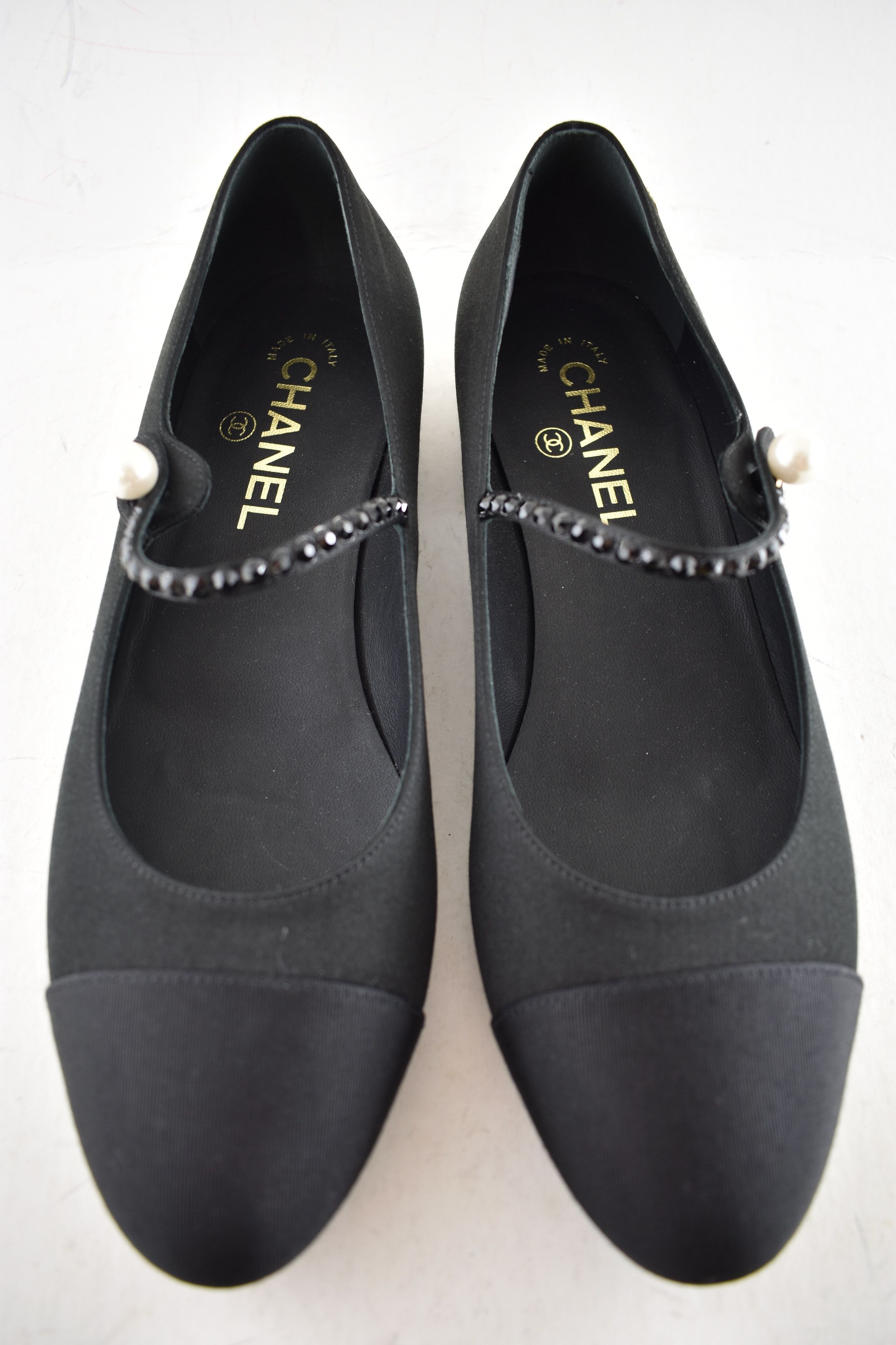 Chanel Chanel 24B Crystal CC Logo Mary Jane Strap Ballet Flat 37 Size US 7 / IT 37 - 9 Thumbnail