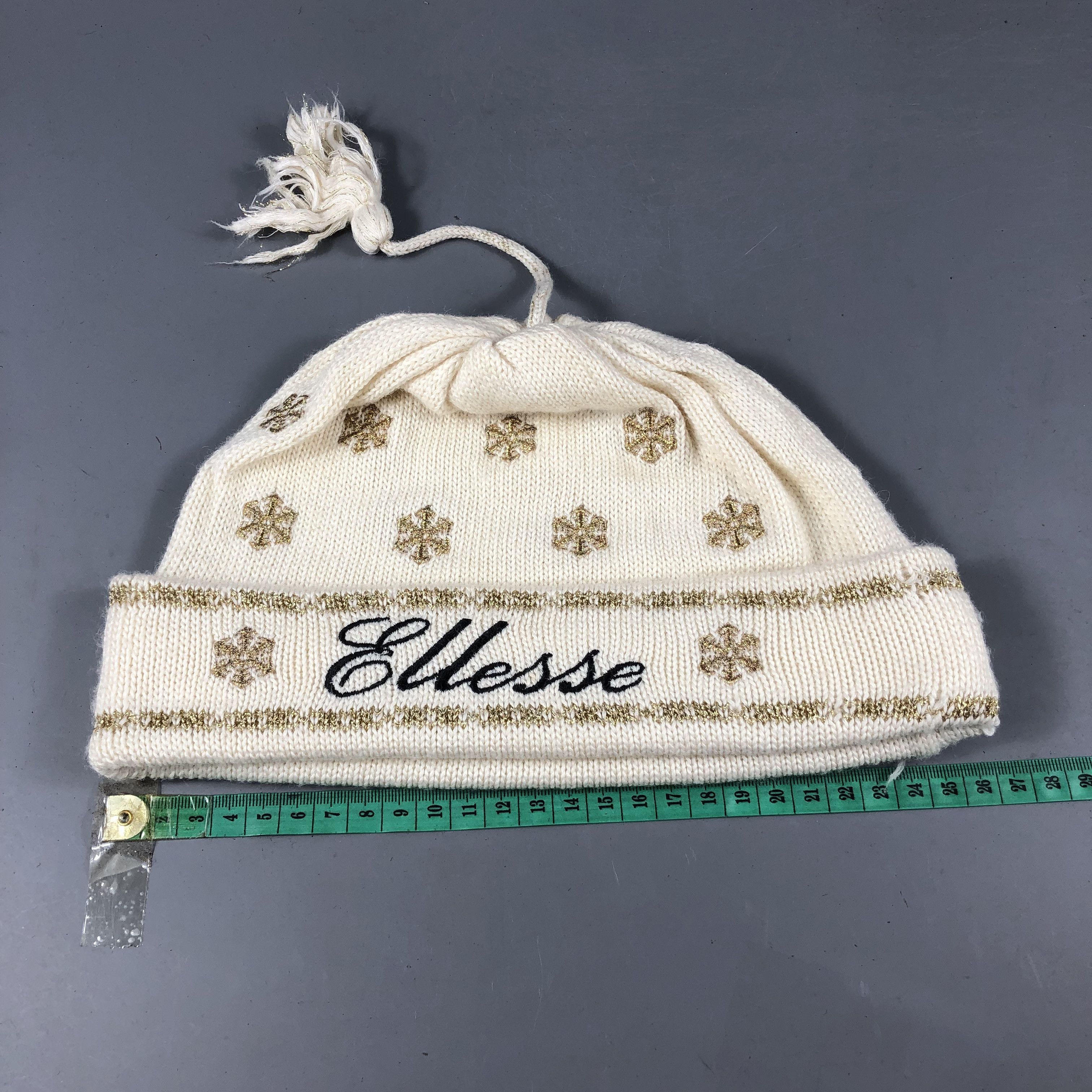 Ellesse Ellesse Snow Flakes Beanie Snowcap Snow Hat B824 Size ONE SIZE - 3 Thumbnail