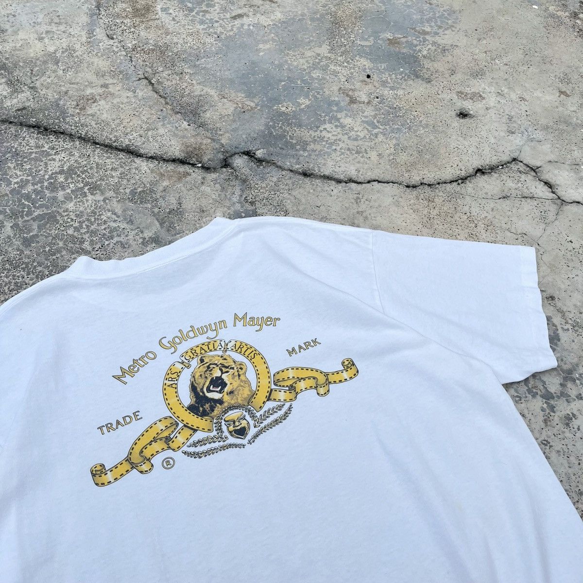Vintage Vintage 90s Metro Goldwyn Mayer Nice Graphic Design Tee Size US XL / EU 56 / 4 - 3 Thumbnail