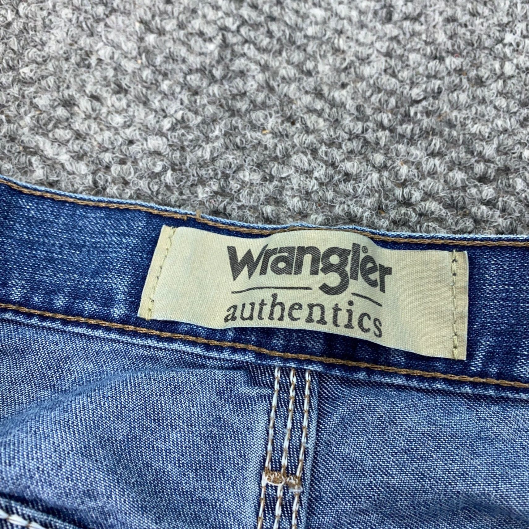 Wrangler VTG Wrangler Authentics Jeans Mens 38x31 Blue Denim Straight 5-Pocket Regular Denim Jeans Mens Blue VTG Wrangler Authentics Jeans Size US 38 / EU 54 - 7 Thumbnail