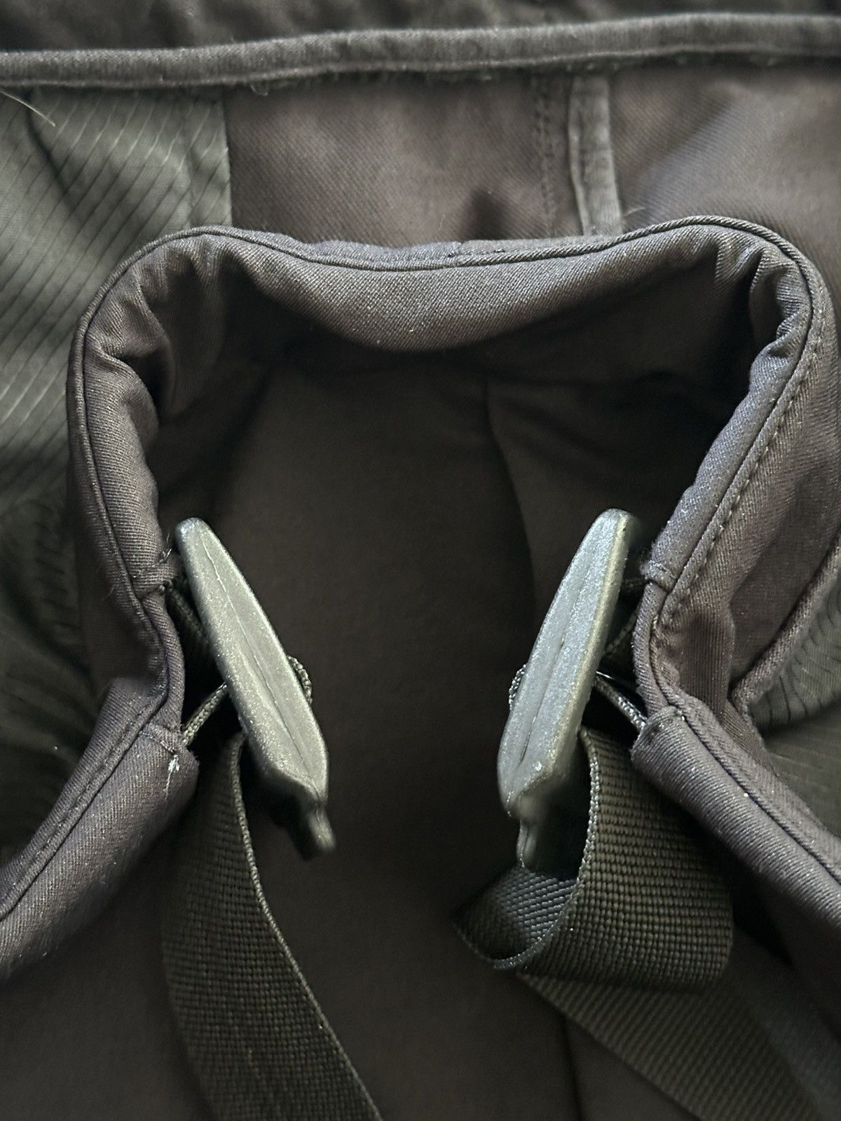 Acronym Acronym P30A-DS v1 Size XS Size US 28 / EU 44 - 6 Thumbnail