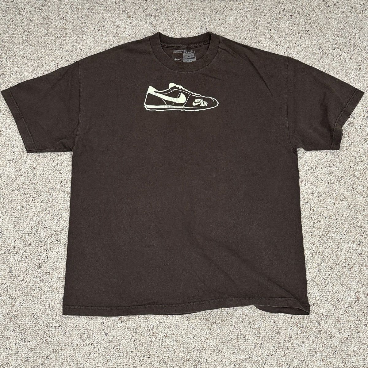 Nike Vintage Nike Air Shoe Tee Size US XL / EU 56 / 4 - 1 Thumbnail